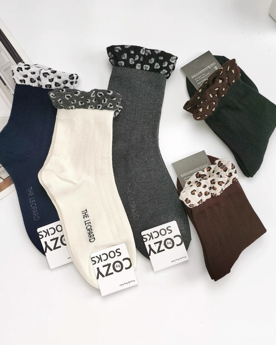 COZY 拼色豹紋花邊中筒襪