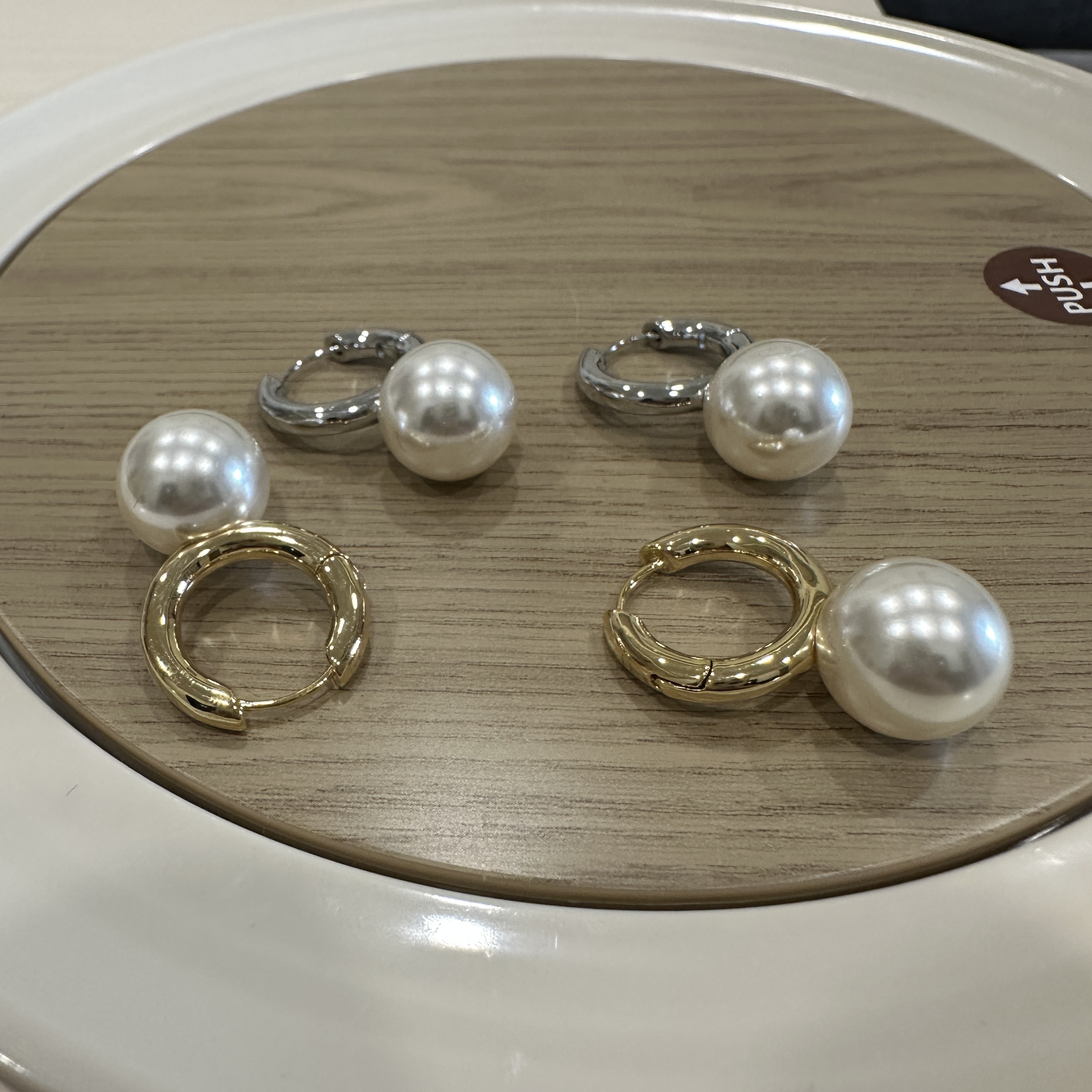 圈圈帶大珍珠耳環