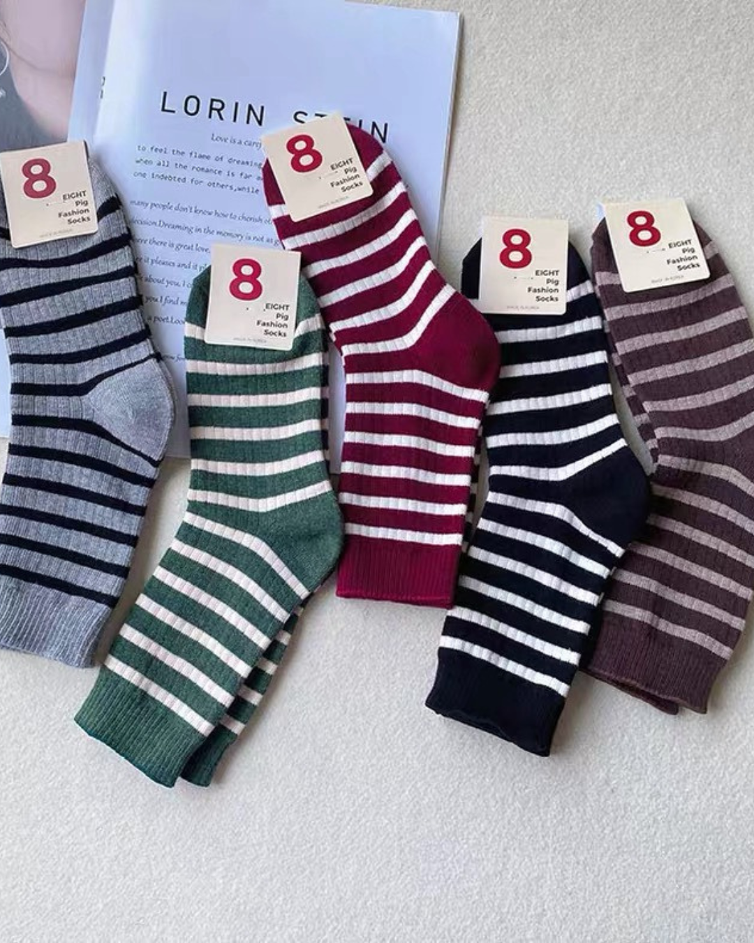 EIGHT 條紋撞色中筒襪