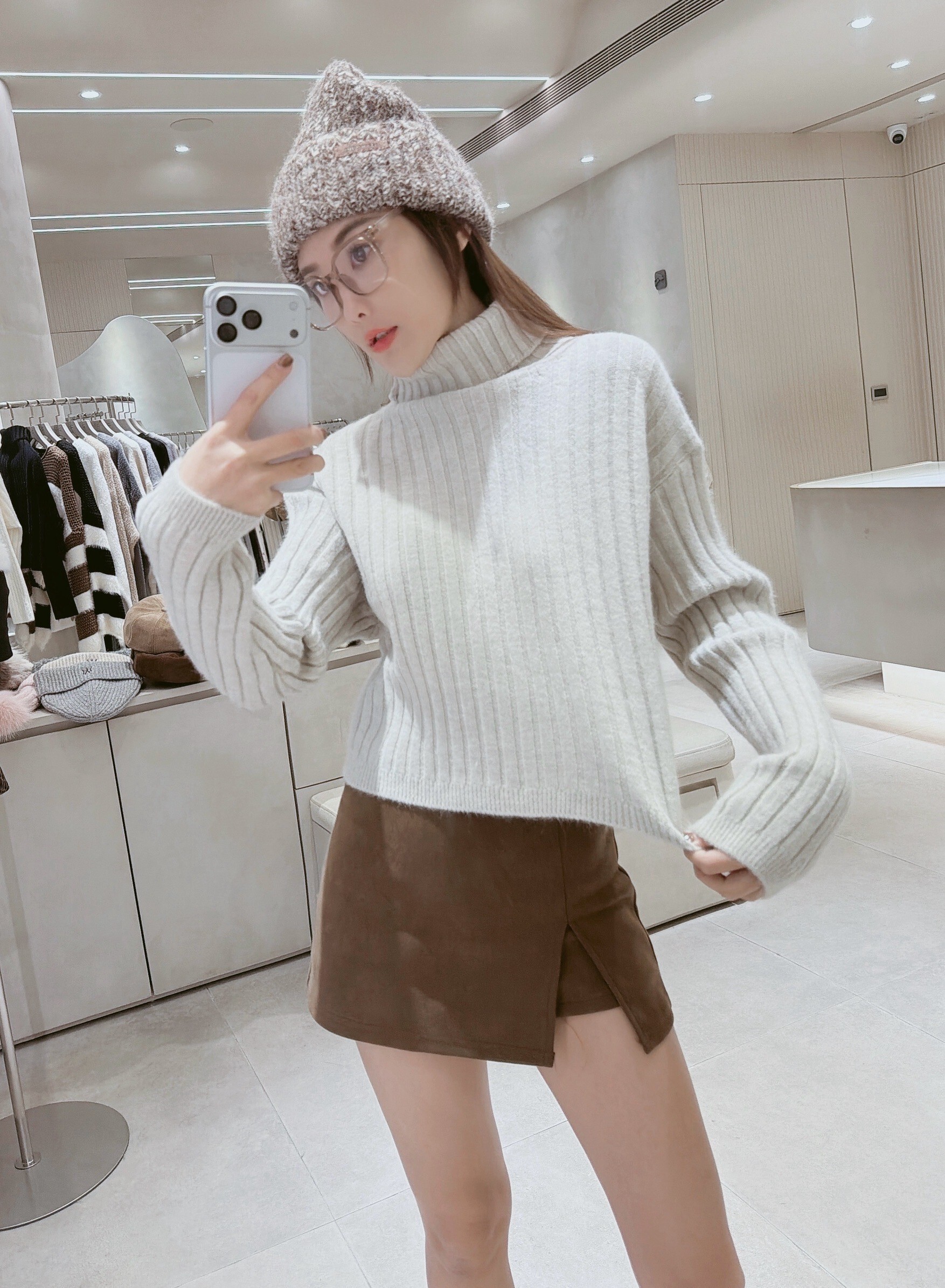 高領坑紋短版針織衣