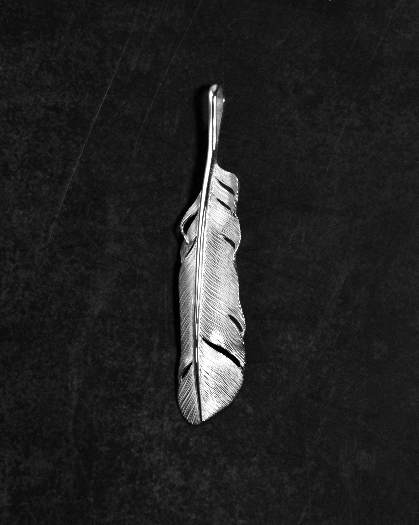 Yusuke Kosaka 小坂雄介 - 2025 風に遊ぶ Wind  羽毛吊墜