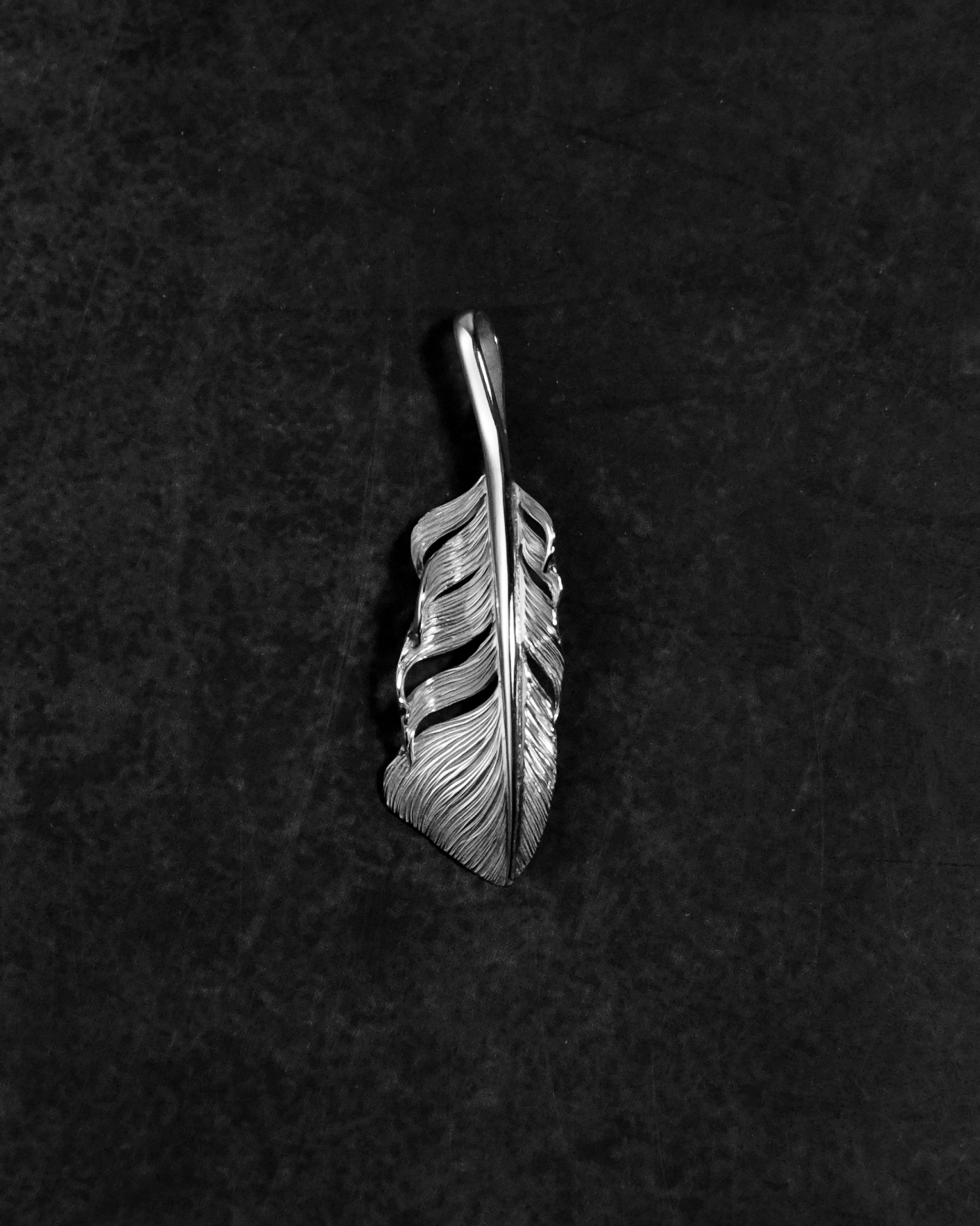 Yusuke Kosaka 小坂雄介 - 2024 Ship 羽毛吊墜