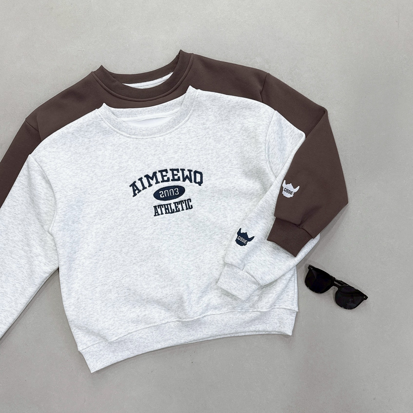 刺繡2003字母刷毛棉質衣