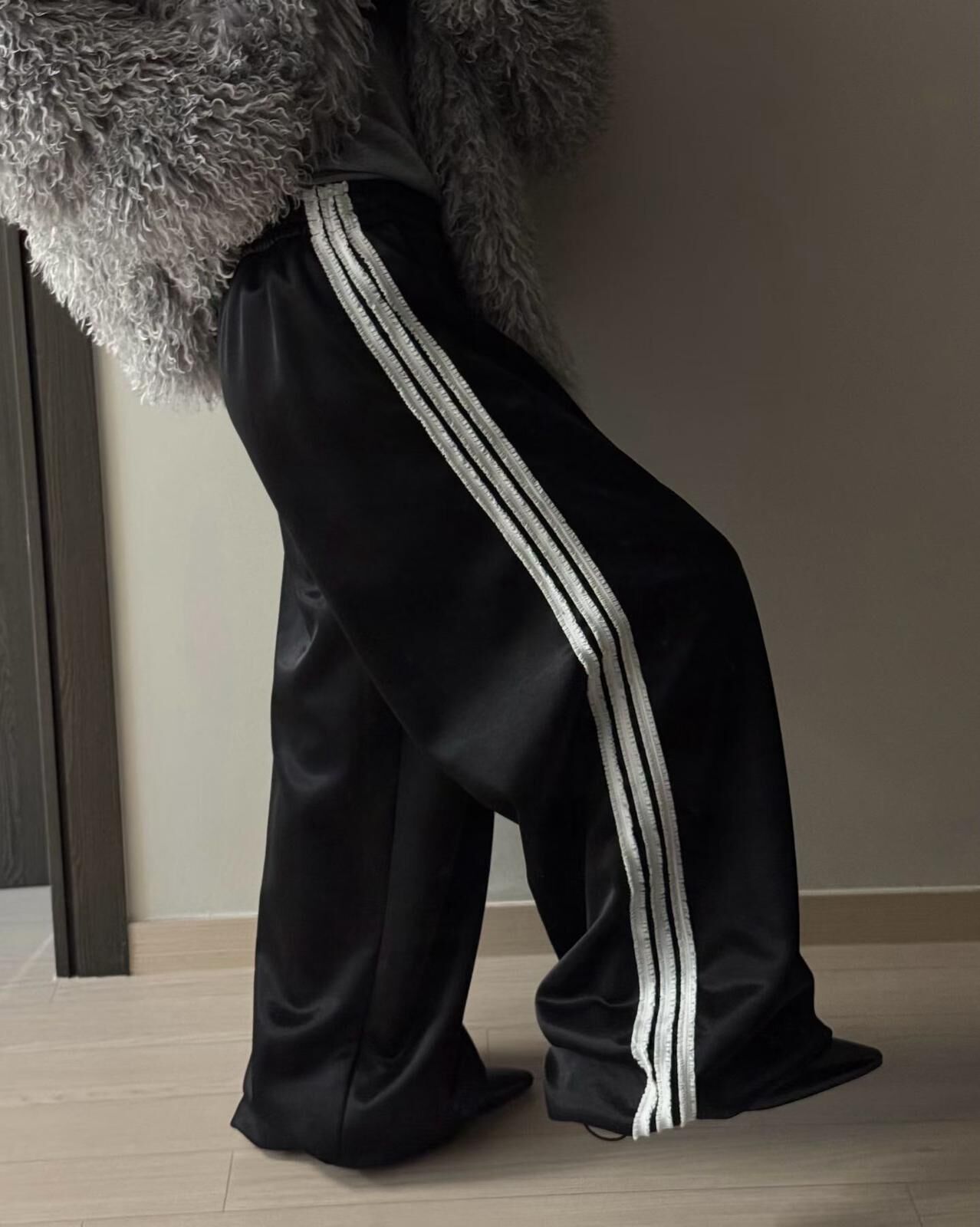 三間花邊可束腳運動褲(女裝) Okie-003P