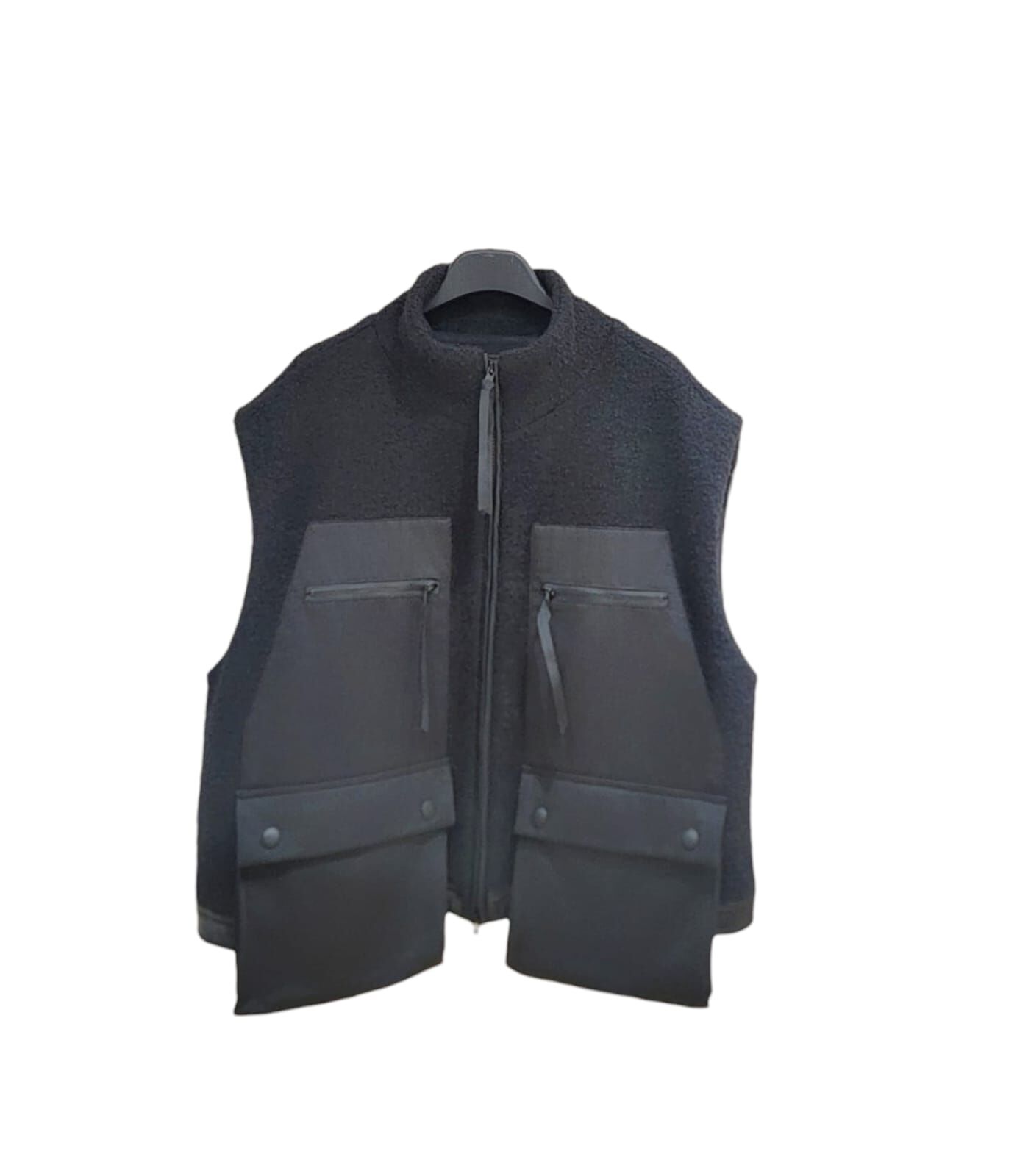 A41 #23573 雙袋毛毛背心 -  黑色