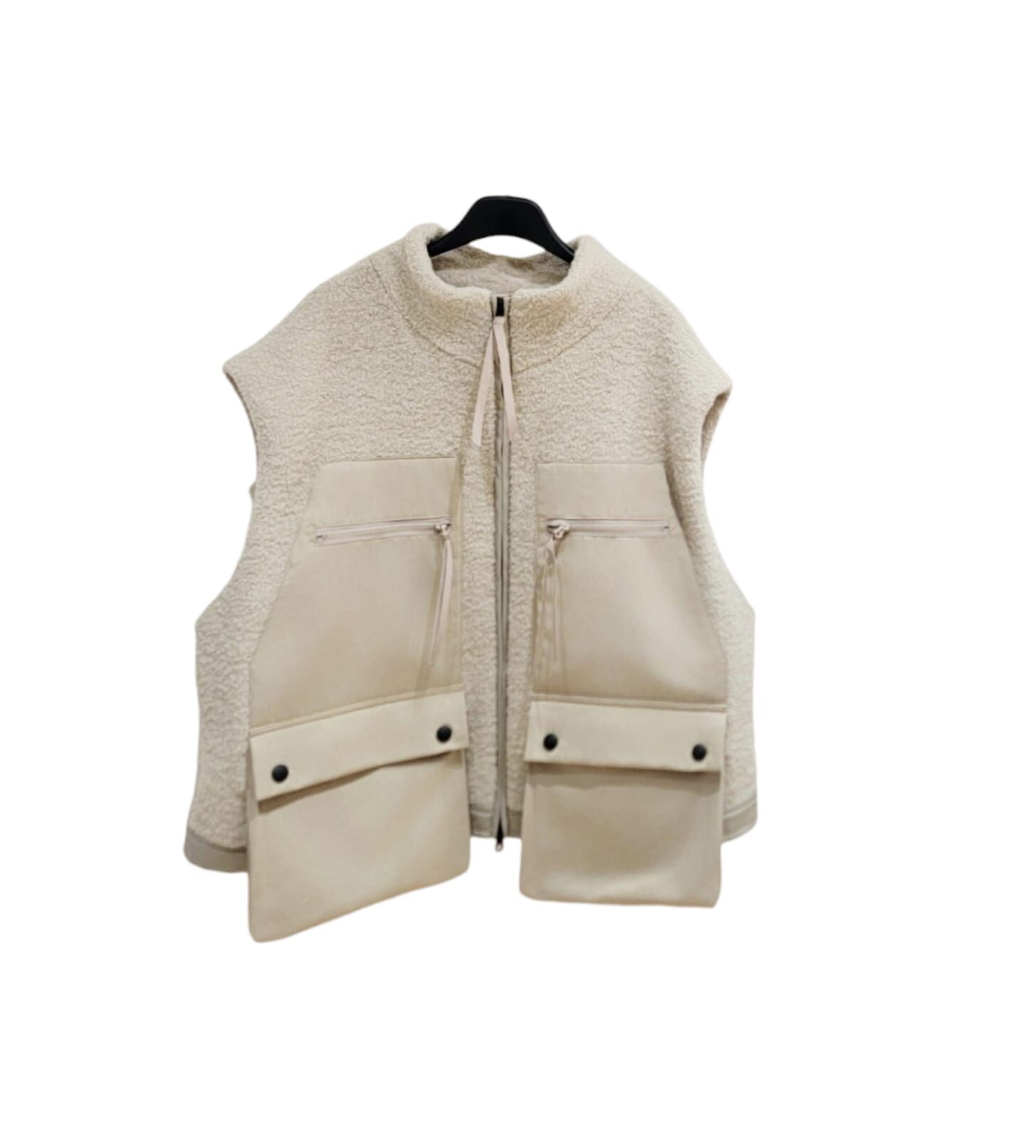 A42 #23573 雙袋毛毛背心 -  杏色