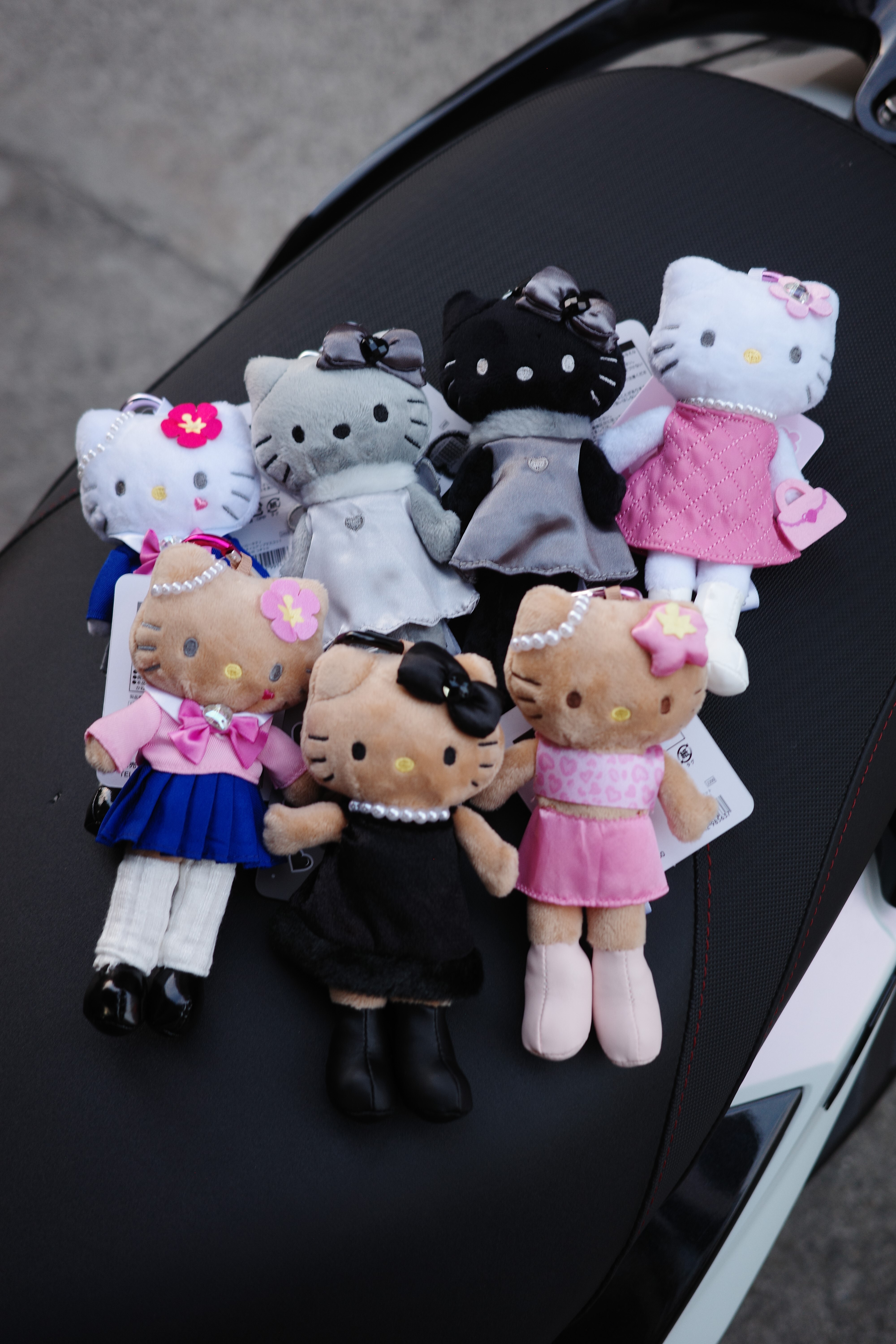 日本限定 長腳Kitty 珍珠款 / 制服款 / 暗黑款