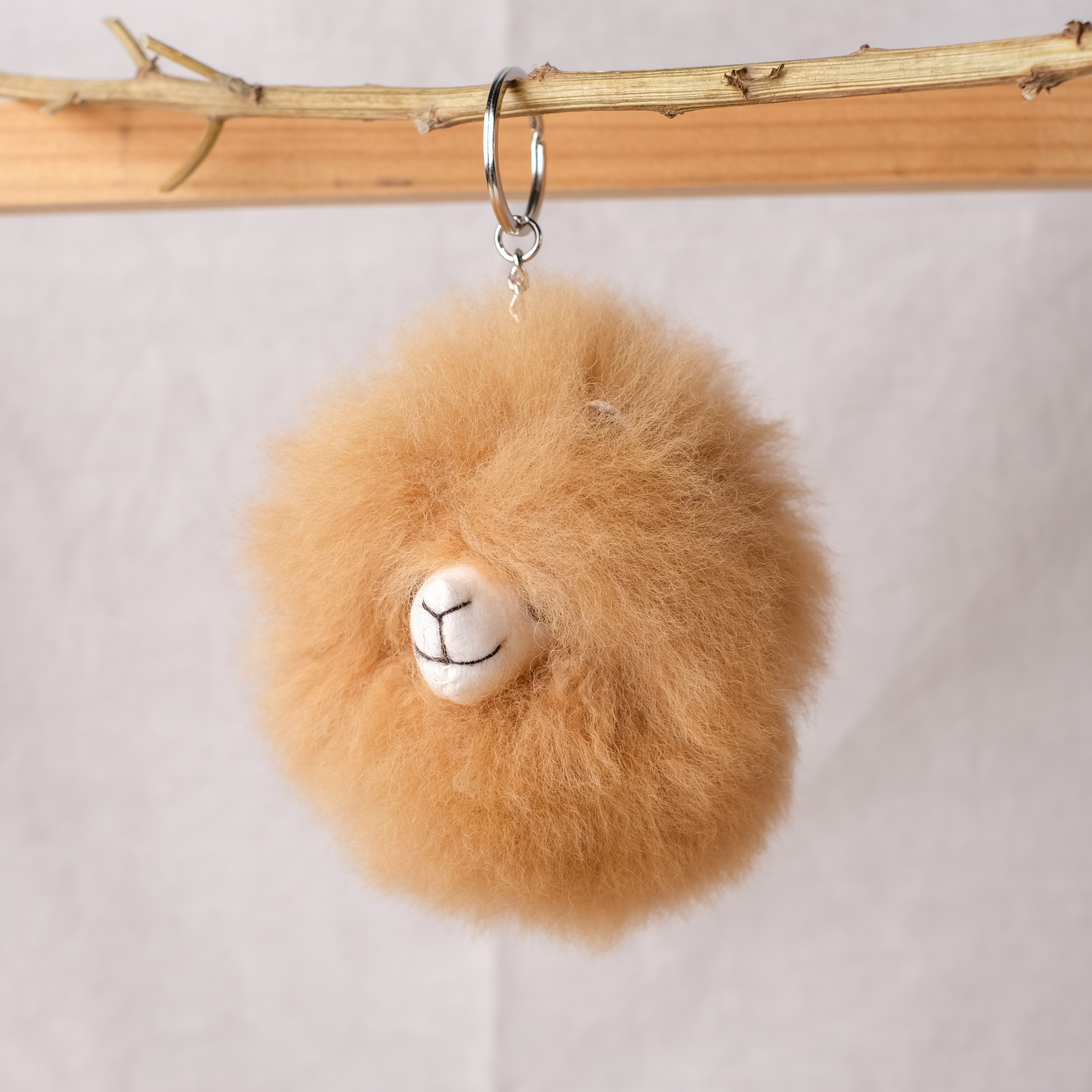 羊駝毛絨吊飾｜淺棕｜秘魯