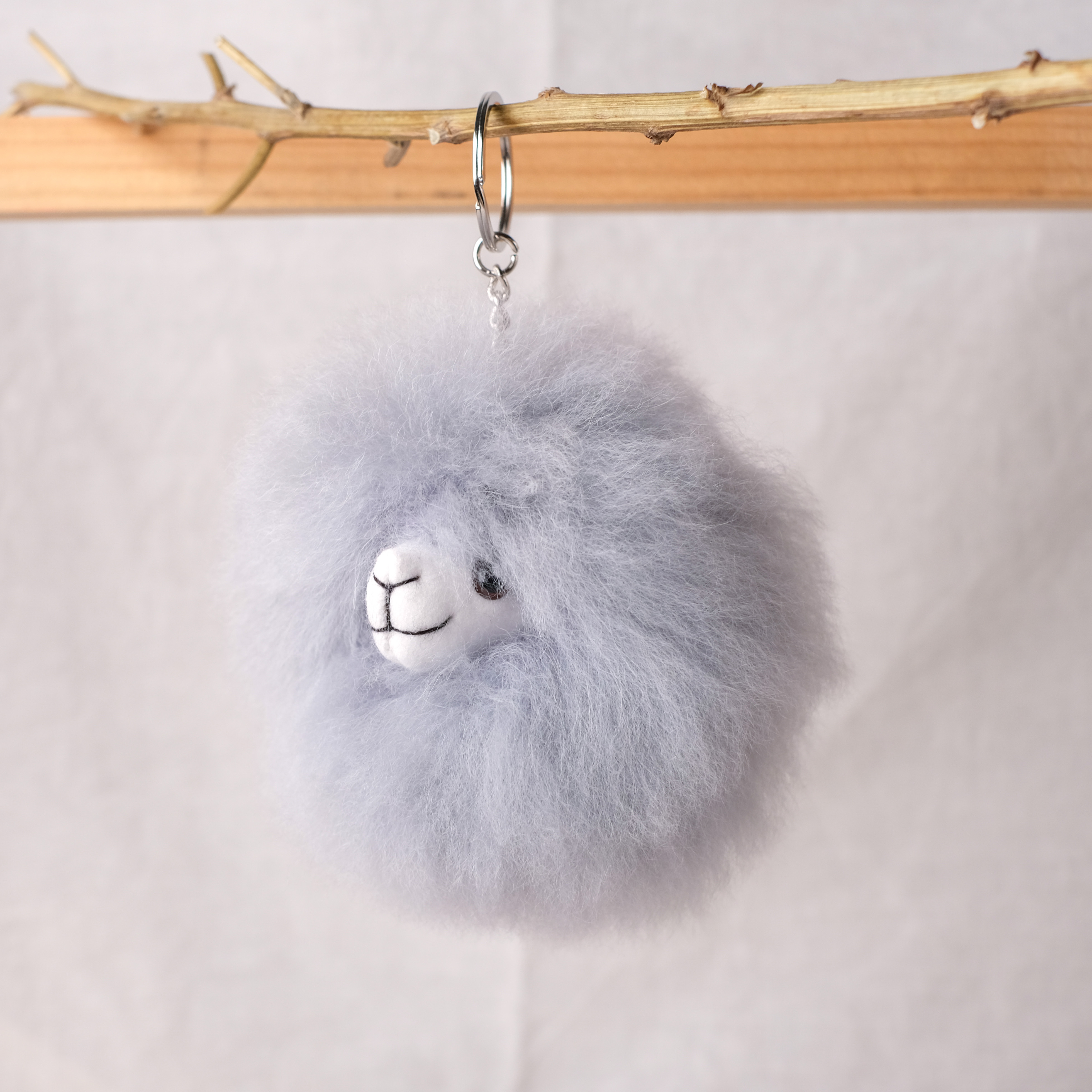 羊駝毛絨吊飾｜淺灰｜秘魯