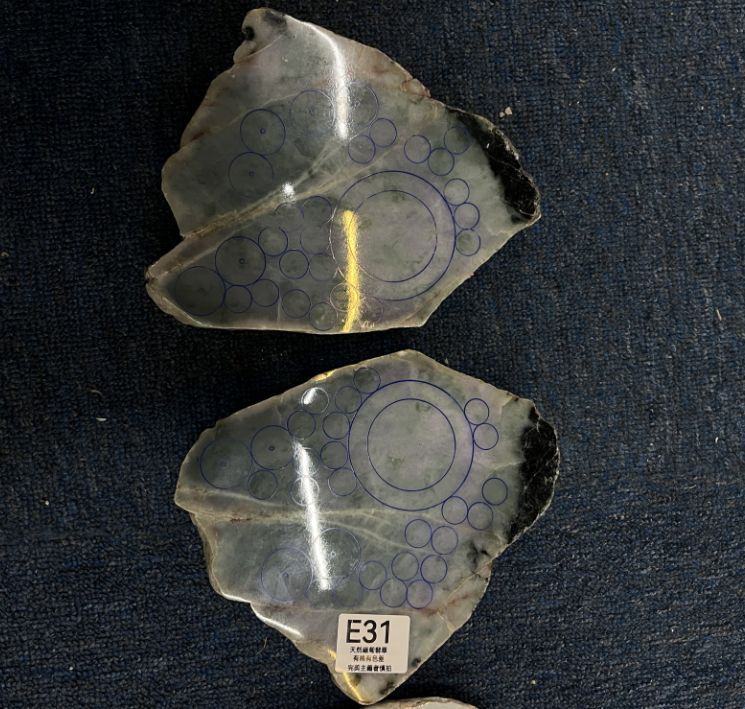 SV010 E31 私人定制翡翠手鐲（送手鐲心拉光,送一件平安扣，佛公，觀音）