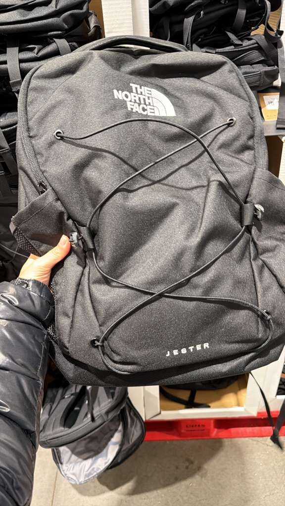 SS114 THE NORTH FACE 黑色背包 27x45cm