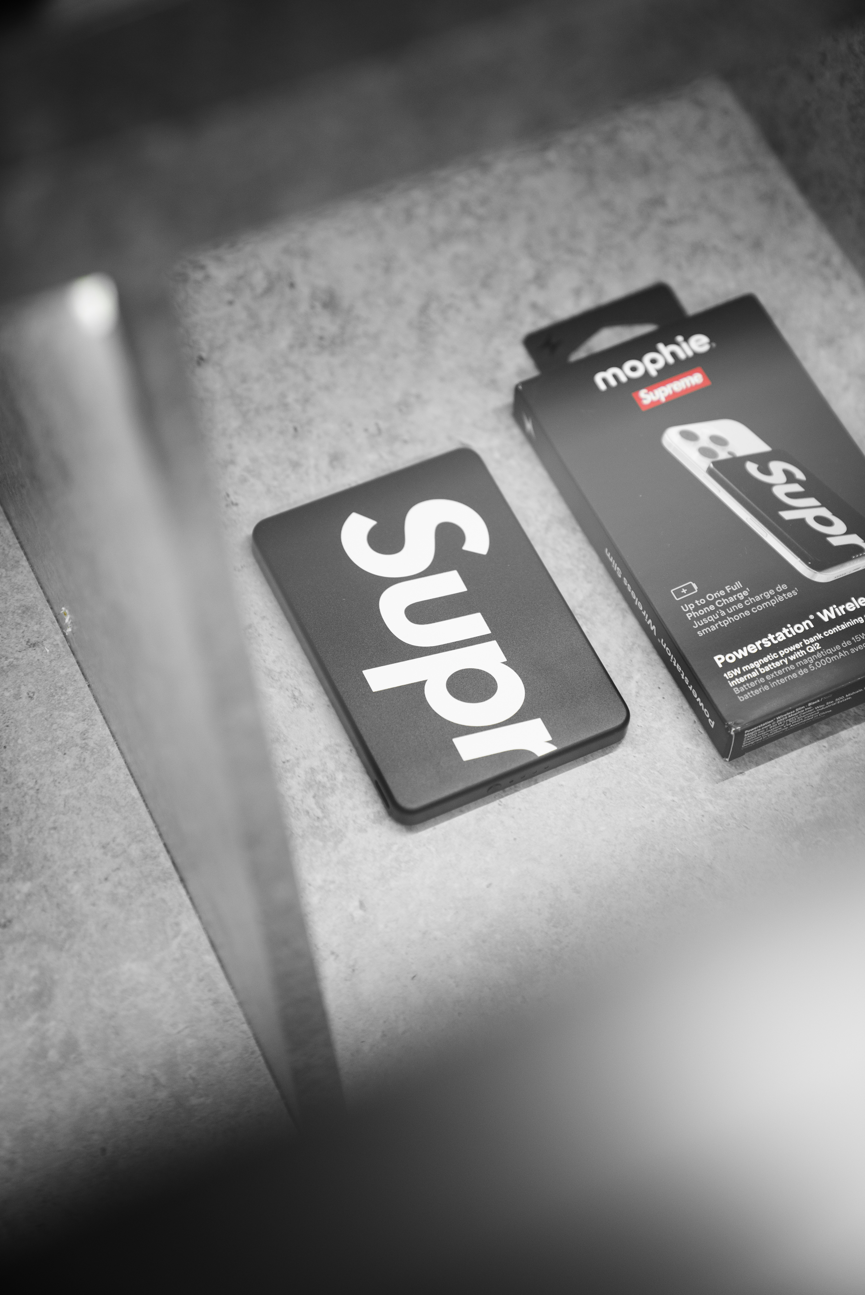 【Focus Store】現貨 Supreme FW25 Week15 Mophie® Qi2 Powerstation 行動電源 兩色