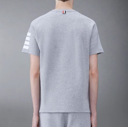 1FF0101-128 THOM BROWNE Milano Cotton 4-Bar Tee LT Grey (SS26) #MJS246A-07323-055 (C-EU-E)