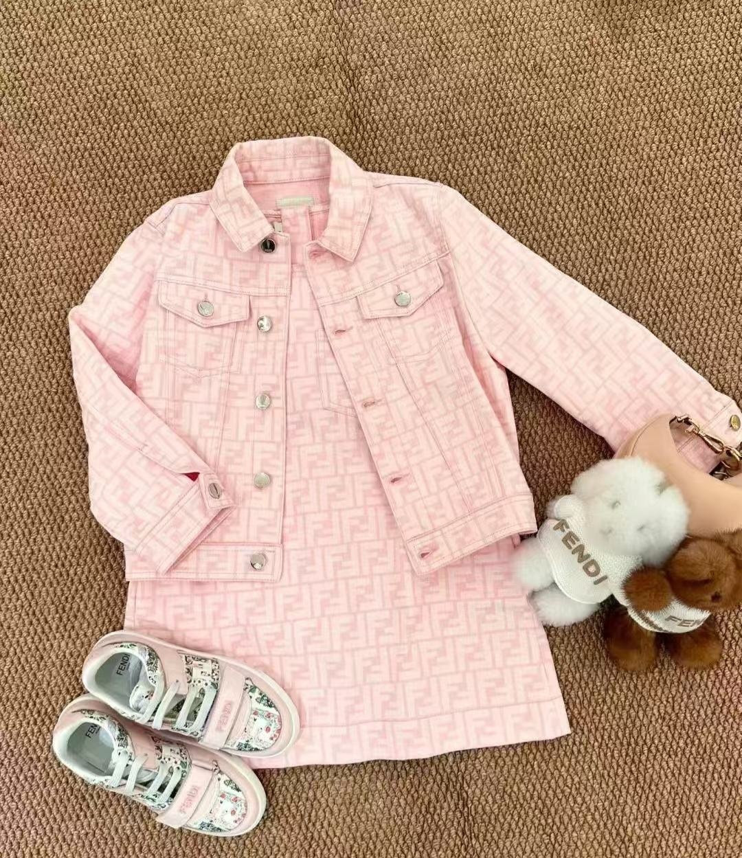 FF kids monogram 粉色 短身牛仔褸