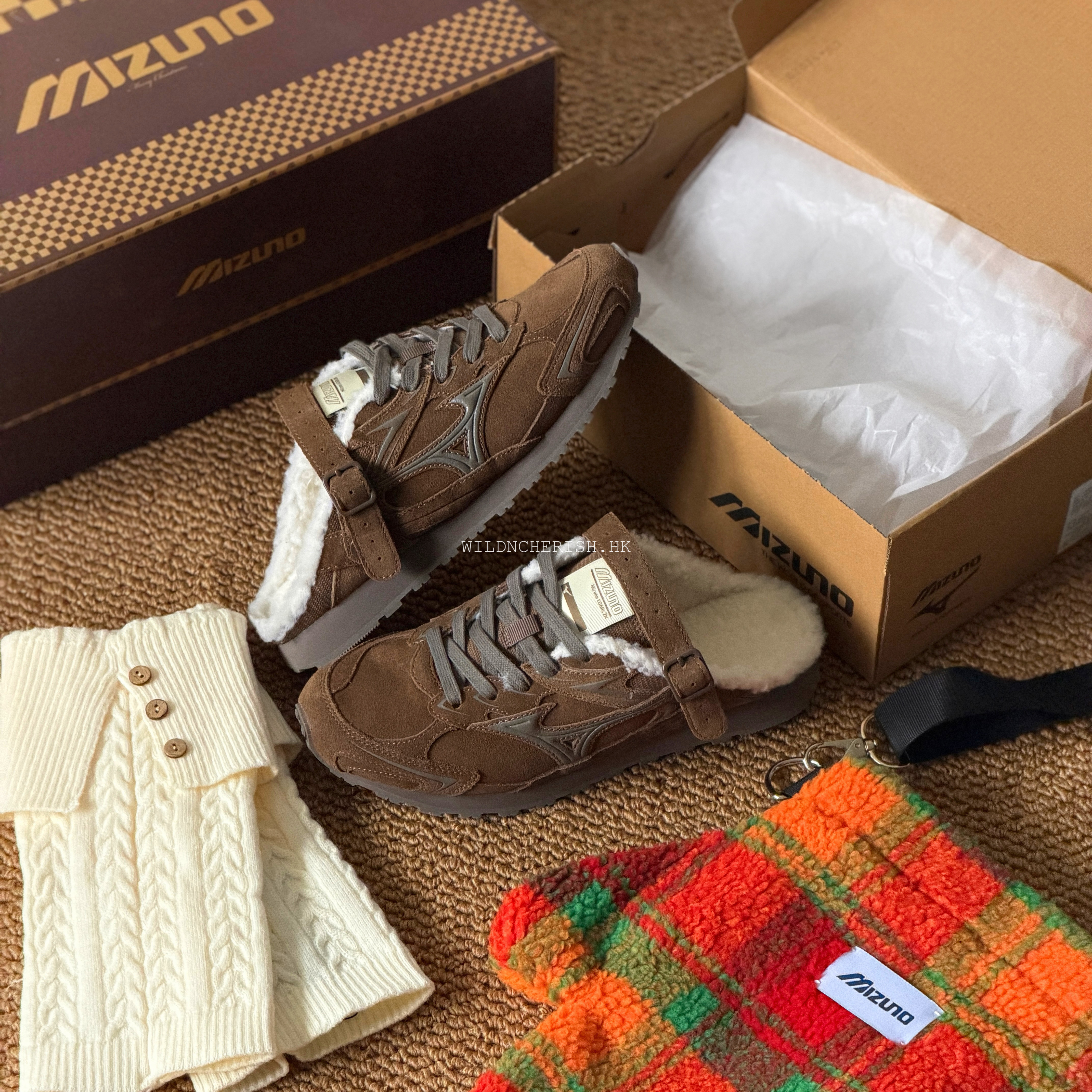 現貨 | Mizuno Sportstyle LG 60S Slipper 朱古力色 毛毛款 懶人拖鞋 禮盒裝