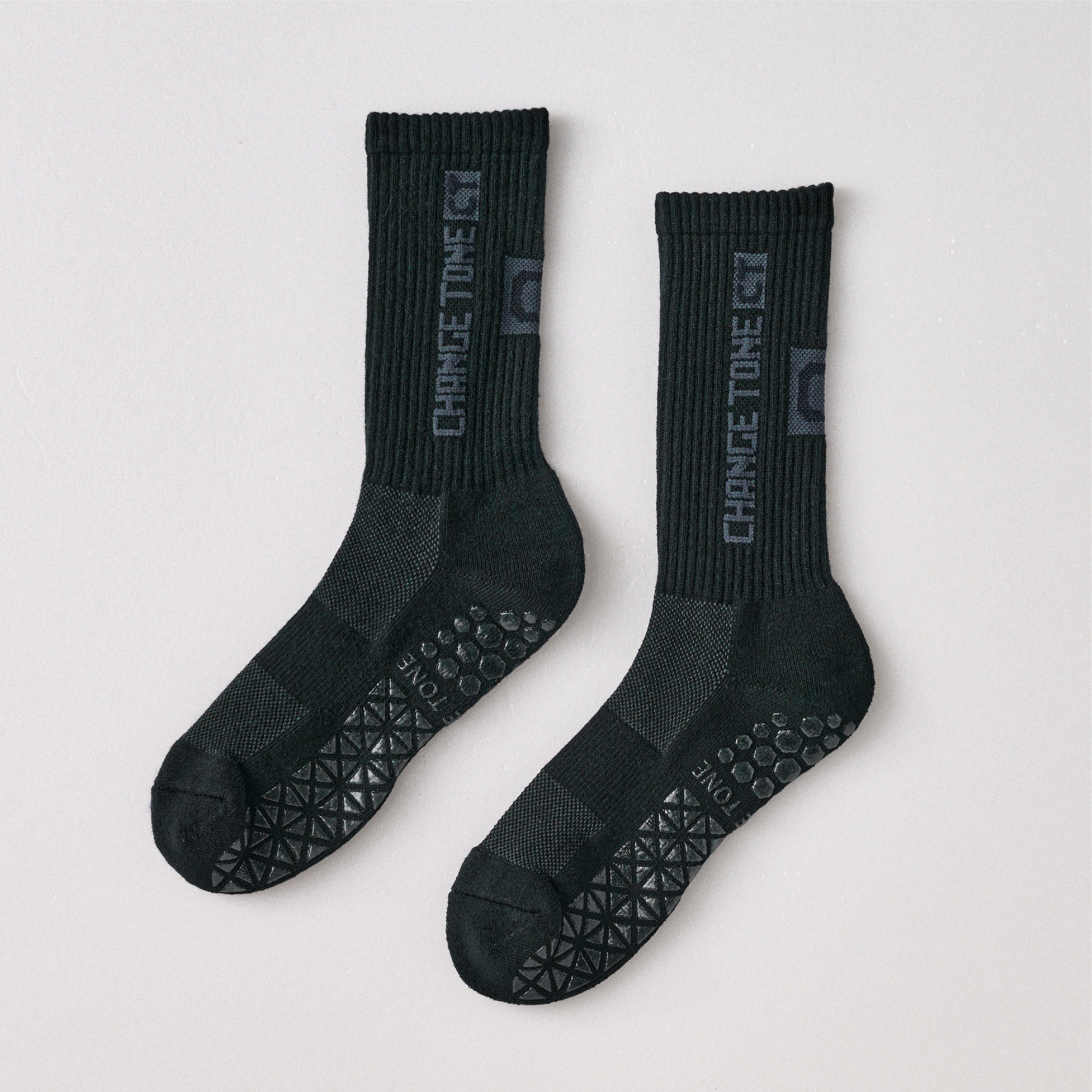 抓地者抗菌運動機能襪〈黑〉