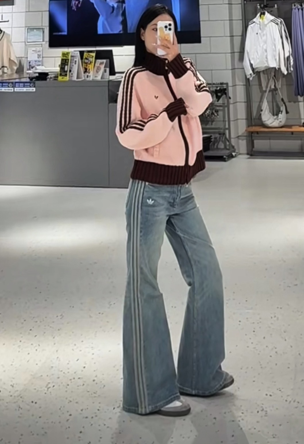 <顯瘦經典始祖褲型就是他🤫>Adidas  水洗喇叭褲 兩色