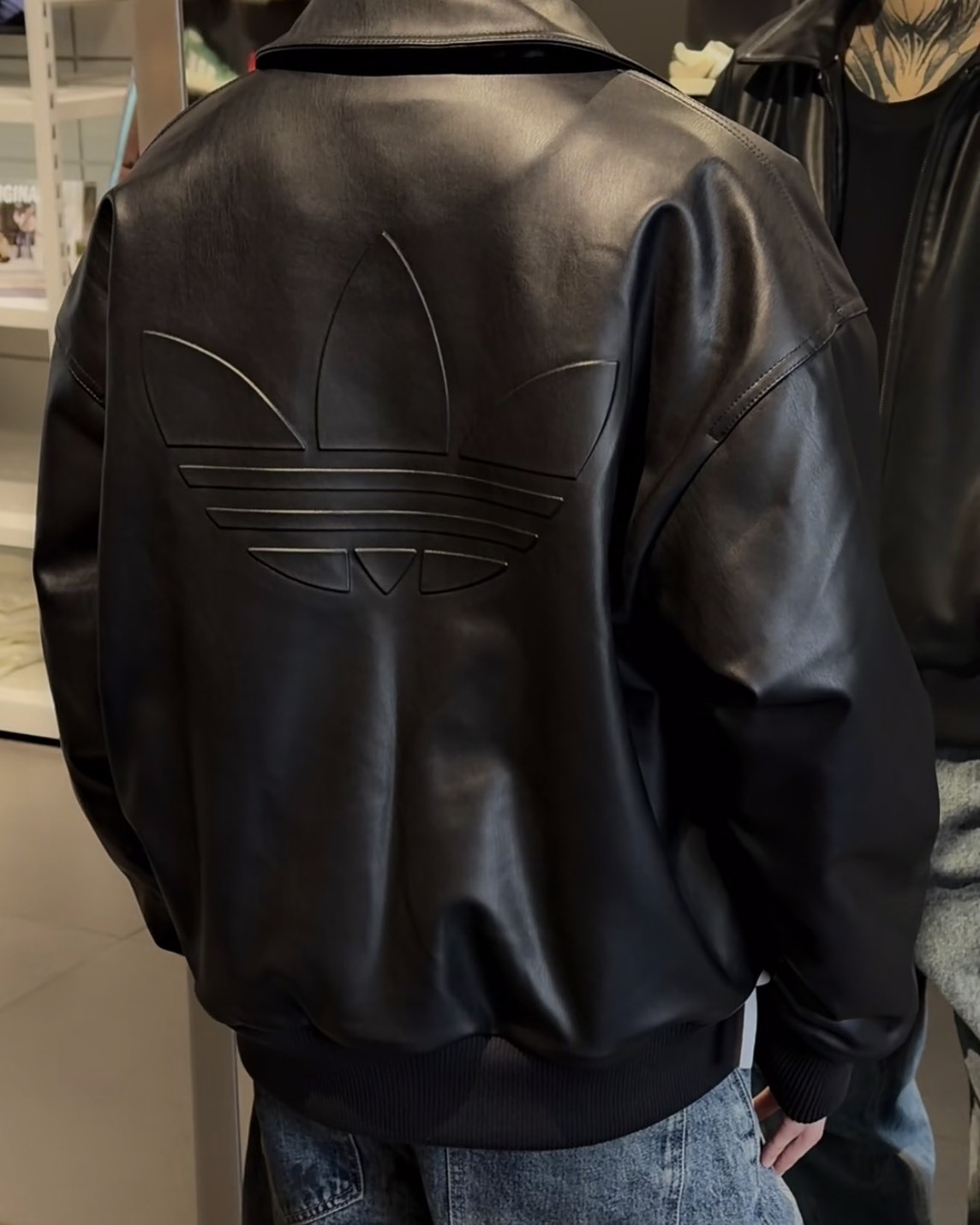 ADIDAS ORIGINALS Sherpa 翻領皮衣外套 BOXY FIT