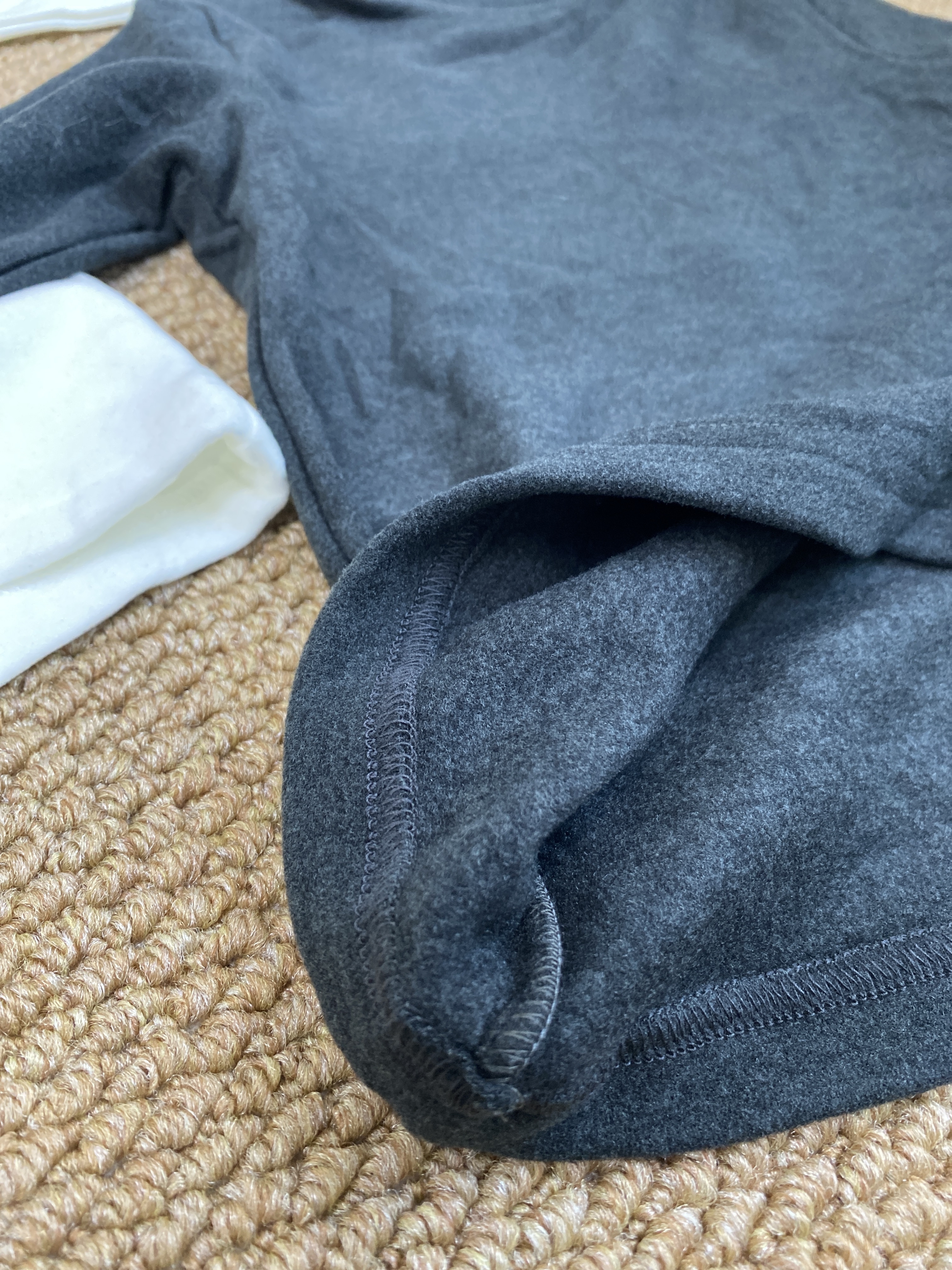 A03991羊毛蠶絲打底上衣