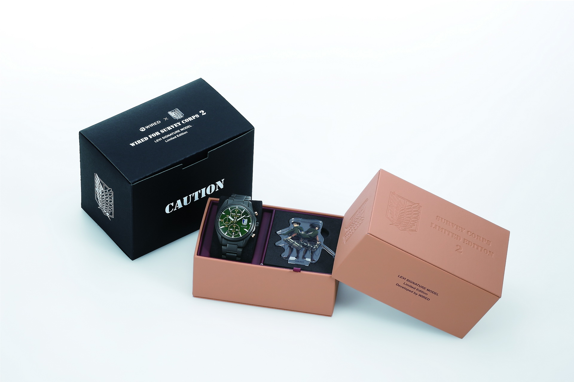 萬年鐘錶 - ALBA  雅柏錶 WIRED  X《進擊的巨人》限量聯名消光黑綠面三眼計時男錶 AY8021X1 /  VD57-KCB0G 錶徑38.3MM