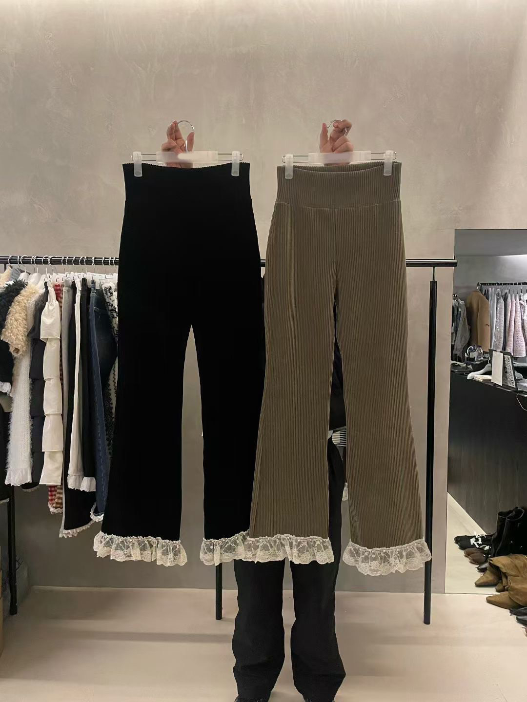 高腰長腿下擺蕾絲滾邊彈力喇吧褲-F / 2色