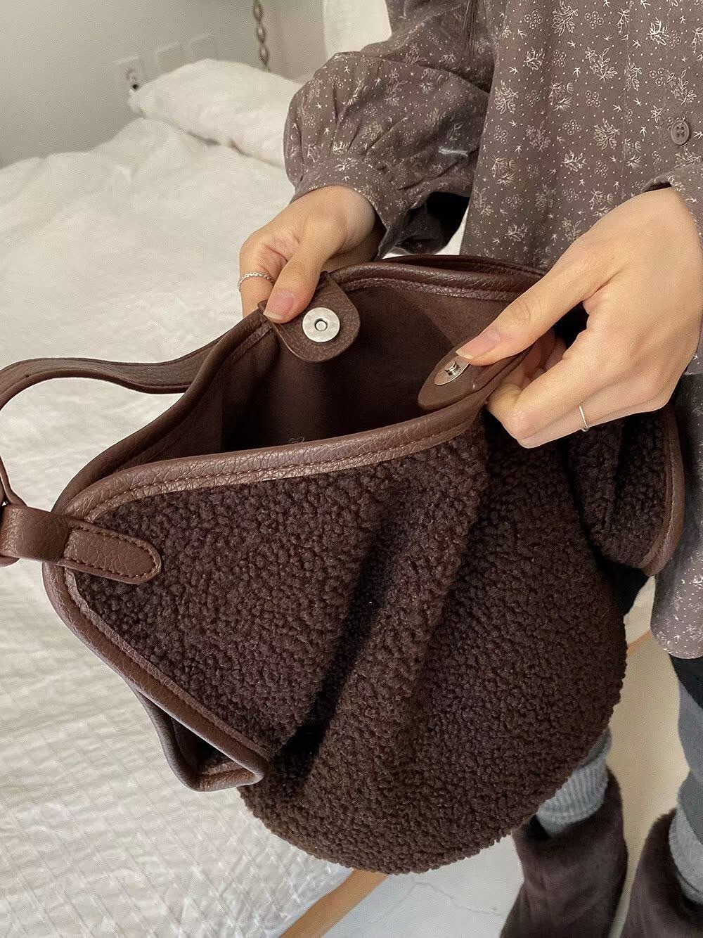 配色滾邊拼接QQ毛肩背水餃包 / 3色