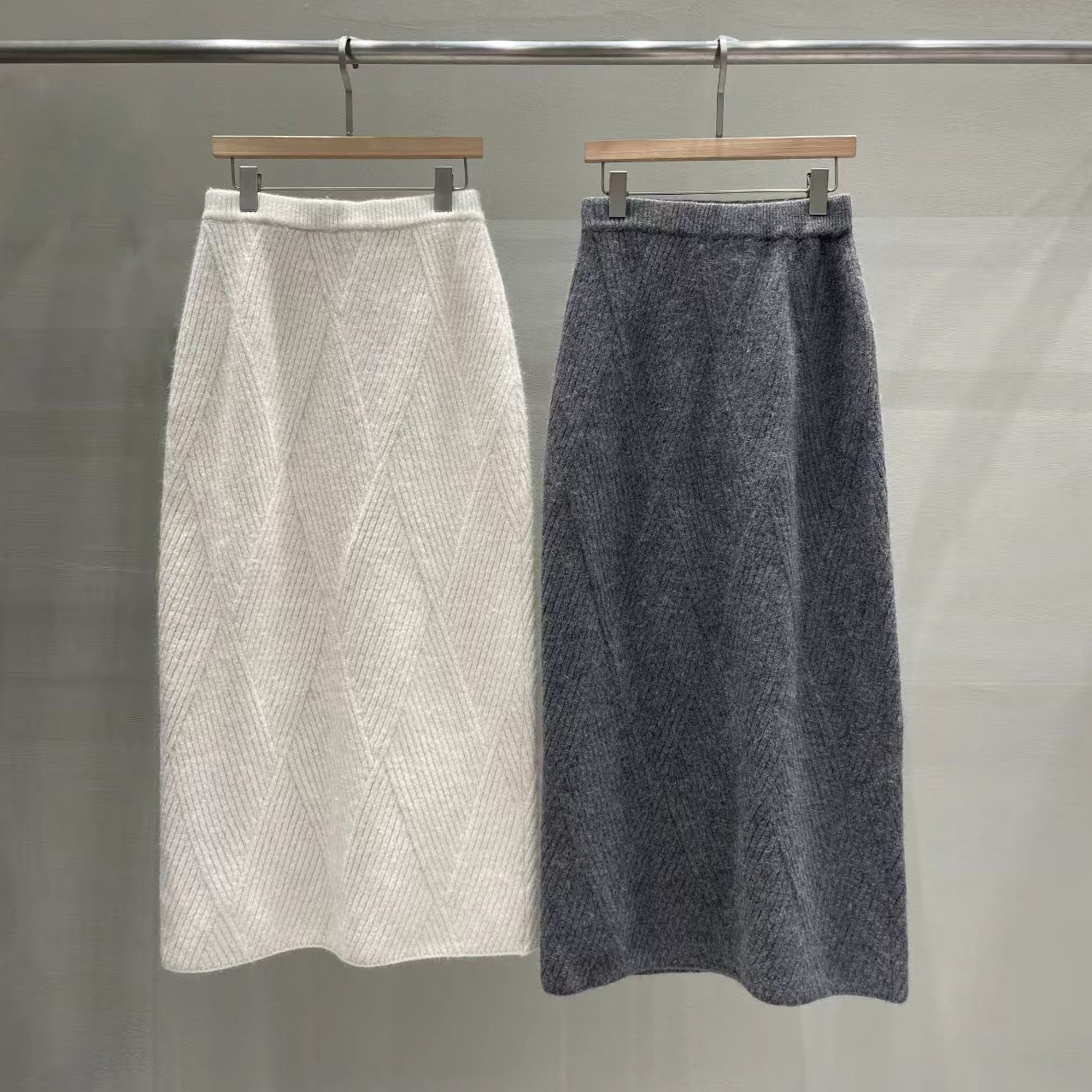 鬆緊腰菱格織紋感針織裙鉛筆裙 / 2色