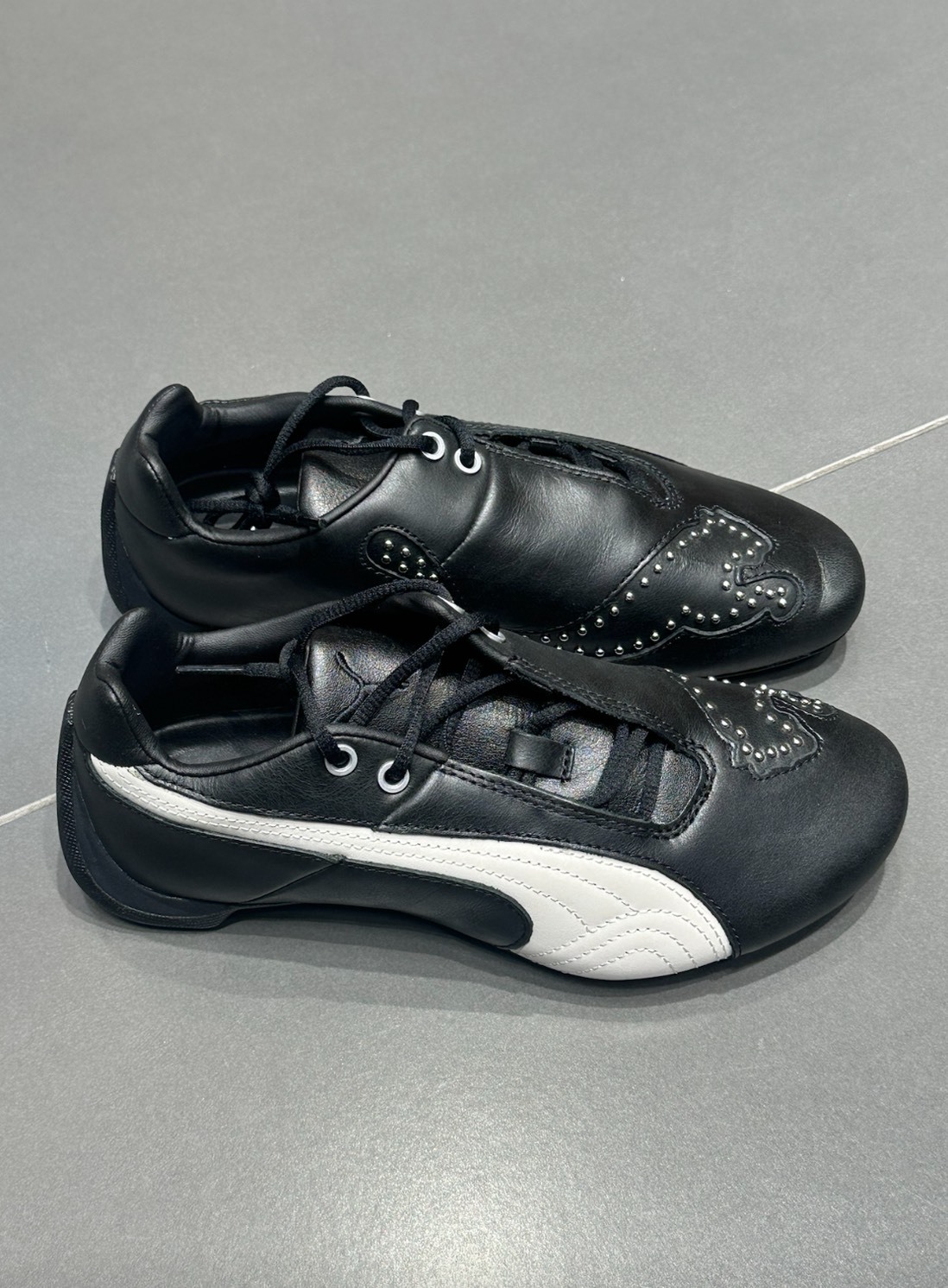 【Focus Store】預購 Puma Future Cat "Studs Black" 鉚釘 黑色 薄底鞋 405962-03