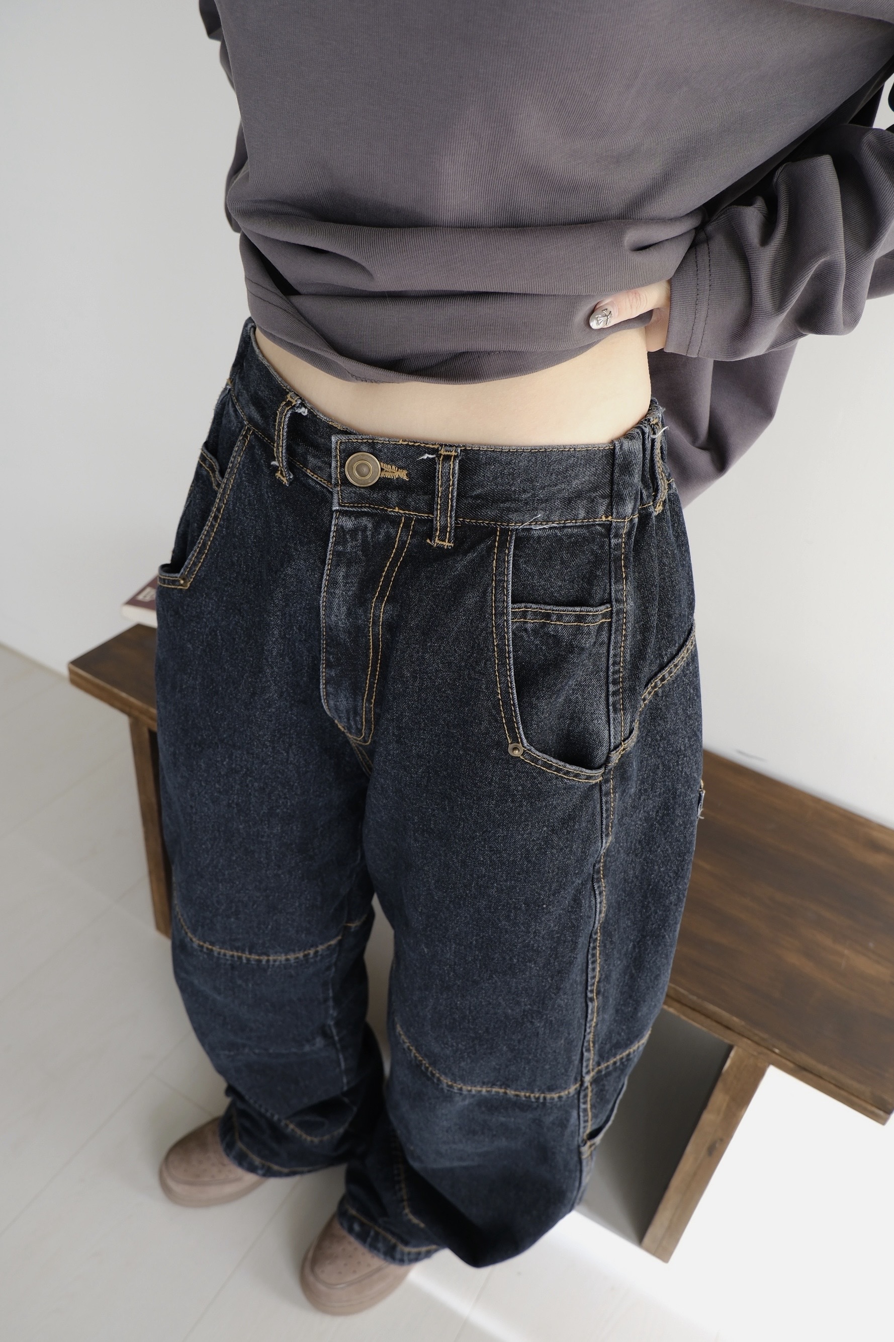 <穿搭就是這麼容易🖤>孔眼設計口袋 丹寧氣球褲