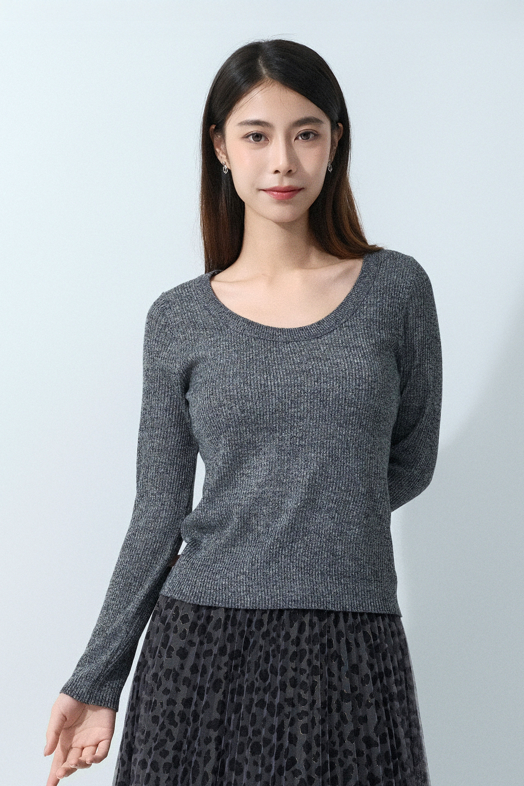 幼坑紋大圓領針織上衣（預購產品）