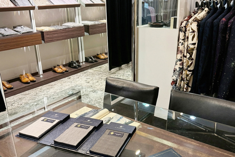 一流男士西服 內部陳設