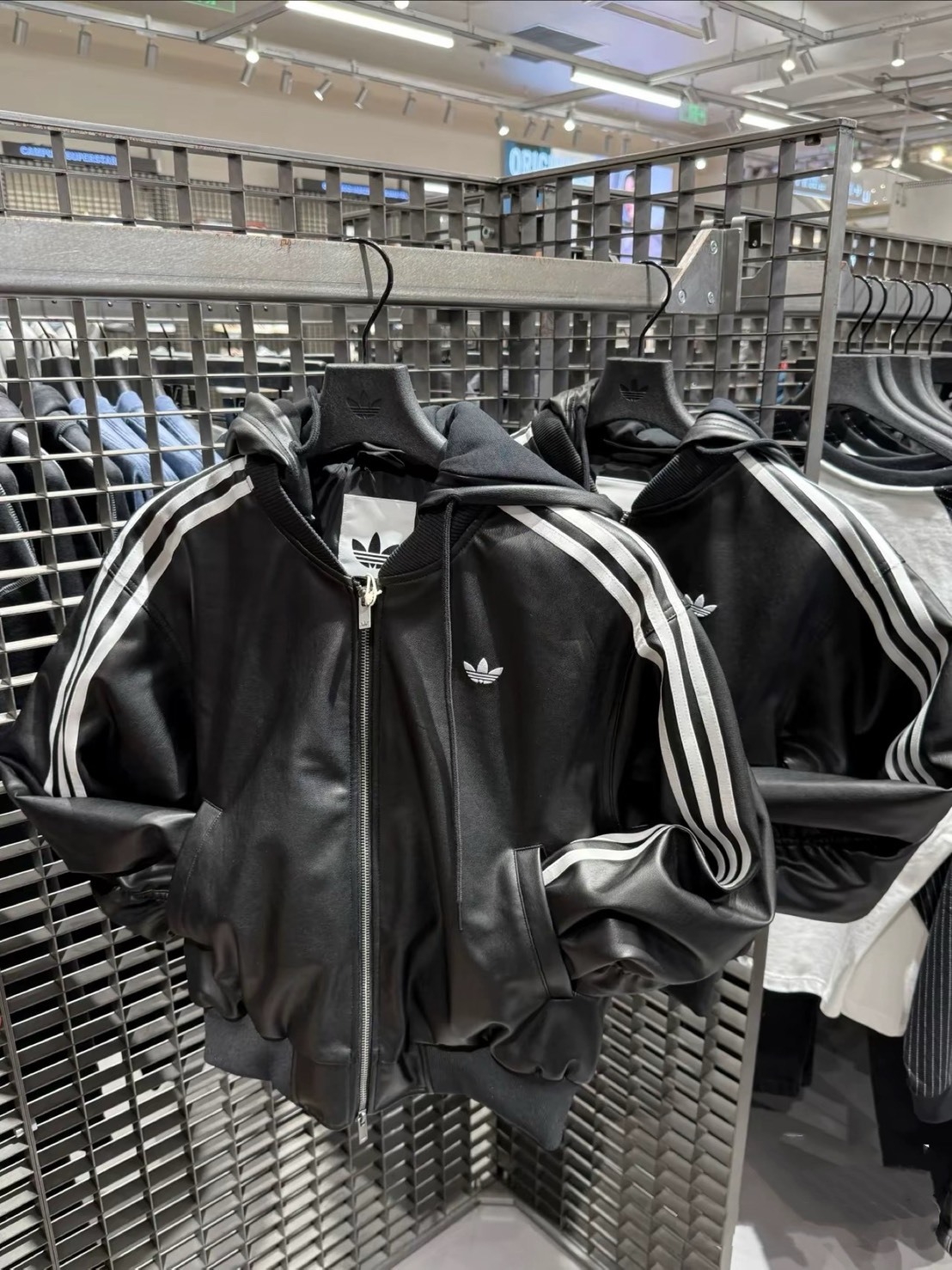 【預購】Adidas Originals W 三線連帽保暖皮革外套 PLEATHER JACKET PAD KU6857 KU6858