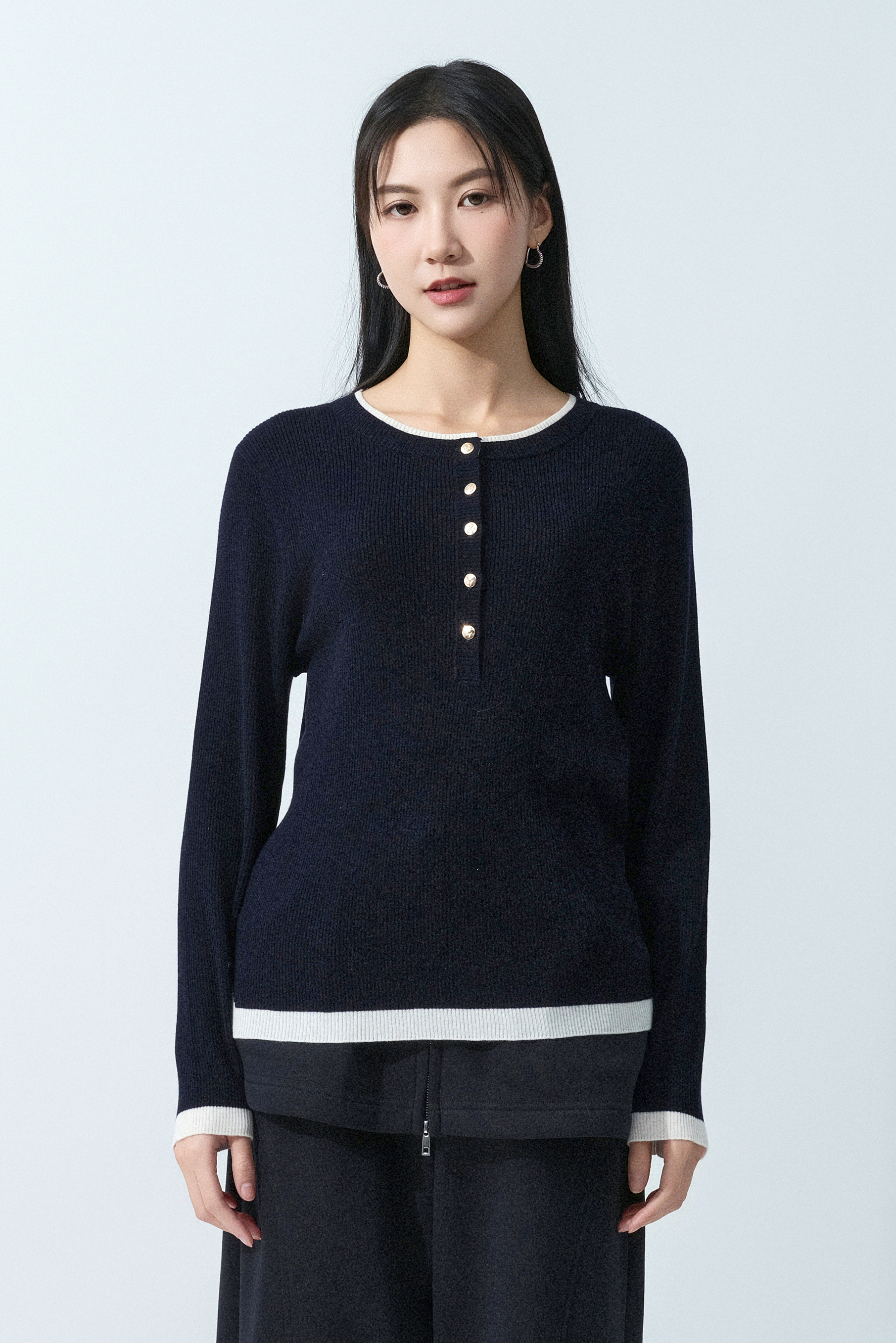 假雙層亨利領針織上衣（預購產品）