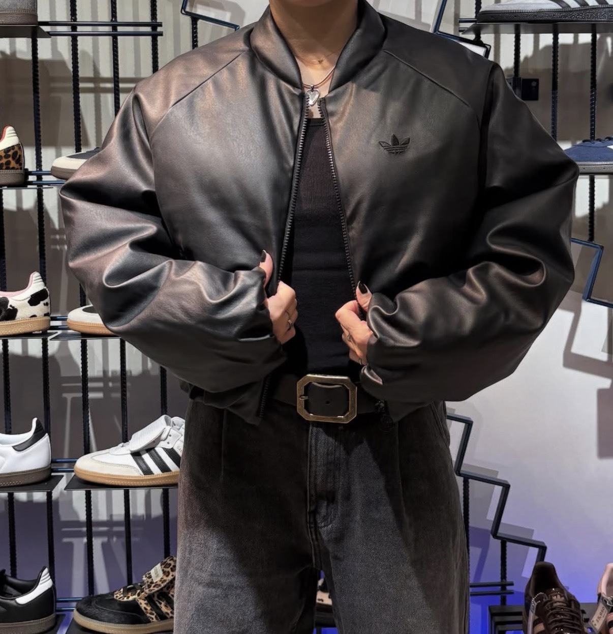 ADIDAS ORIGINALS pleather bomber 短版羽絨外套