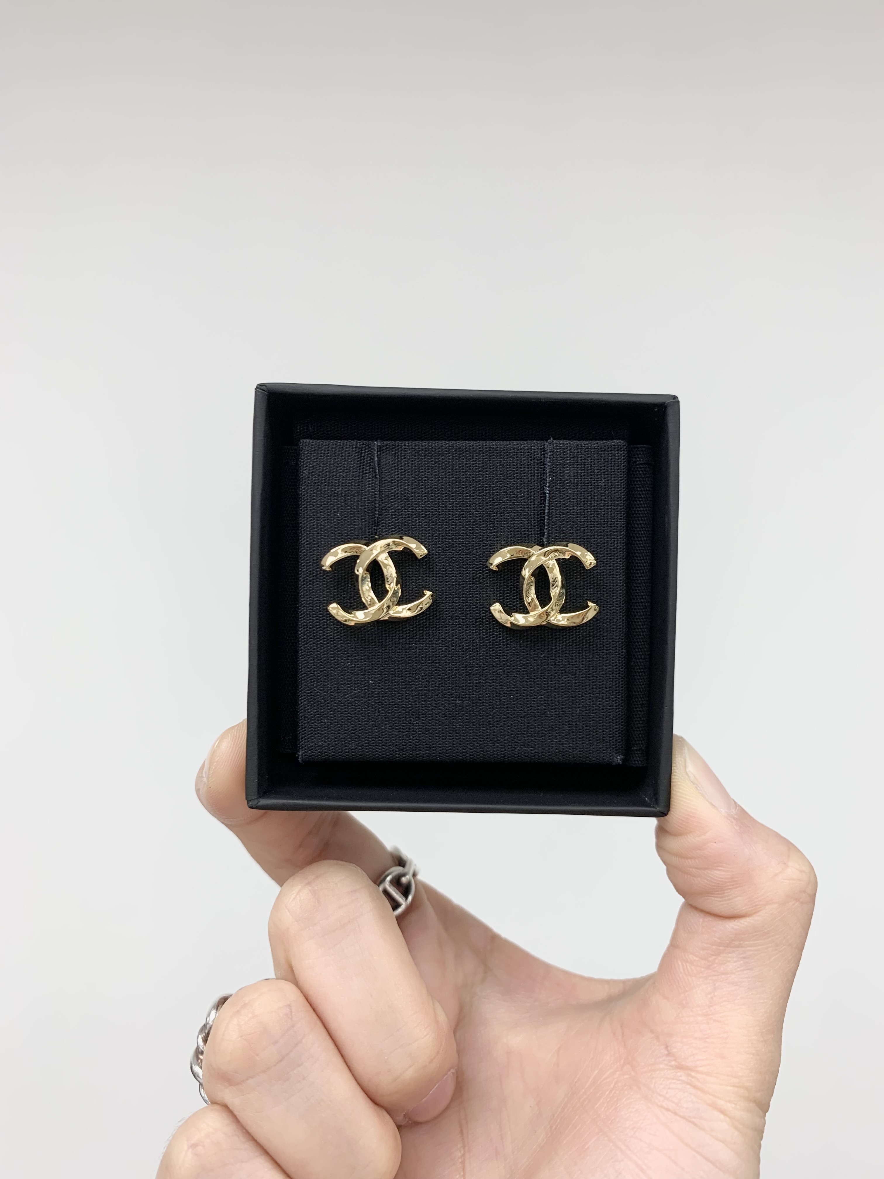 Chanel Earrings (ABG690)