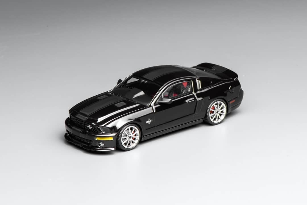 PO-$130 * MOTORHELIX * 1:64 Shelby Mustang GT500 2007 BLACK WITH SILVER LINES