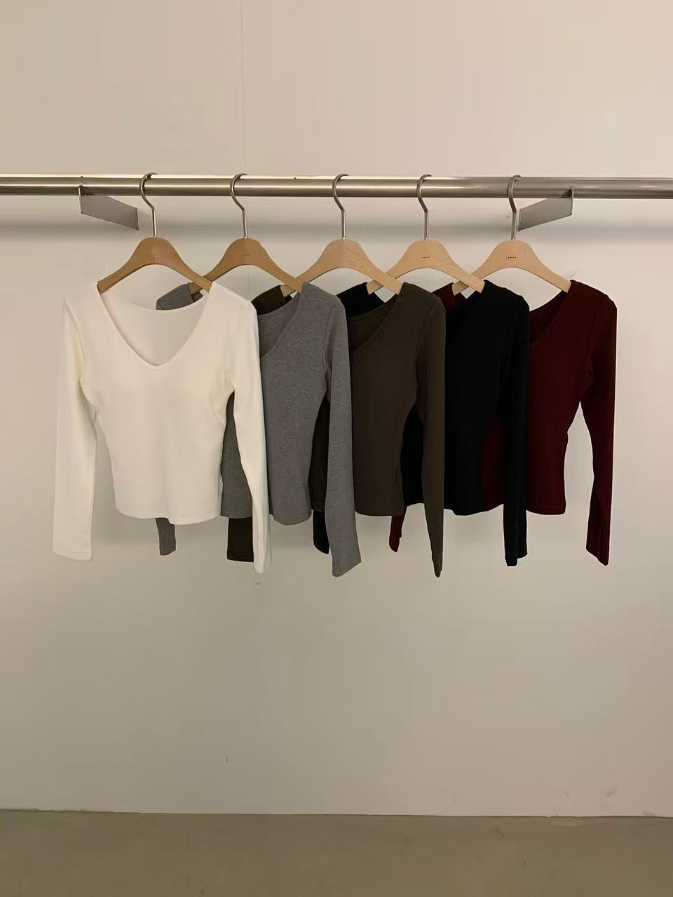 UK2505 V領連pad打底