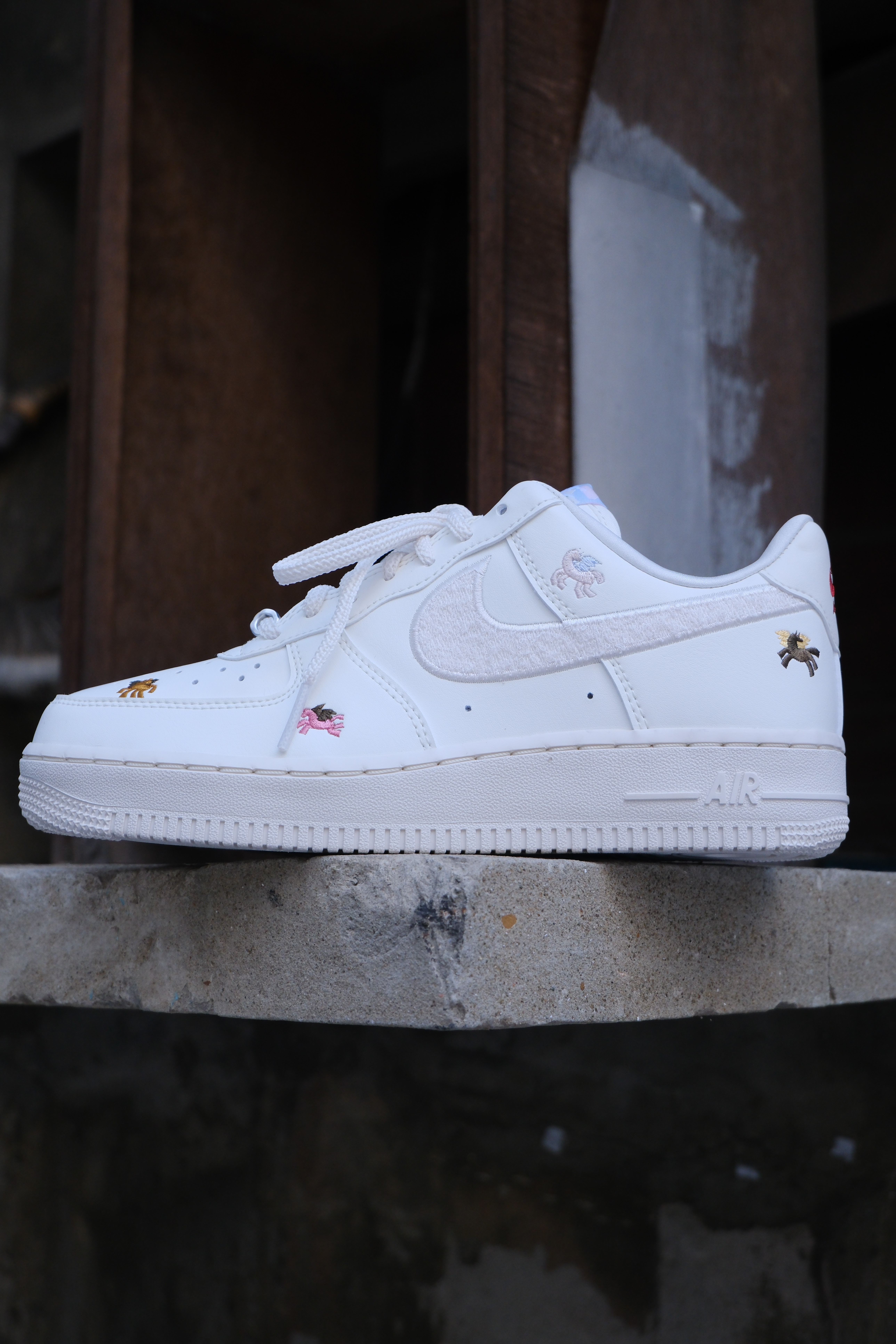 Nike Air Force 1 07 馬年限定 飛馬刺繡 CNY限定 IQ1143-100