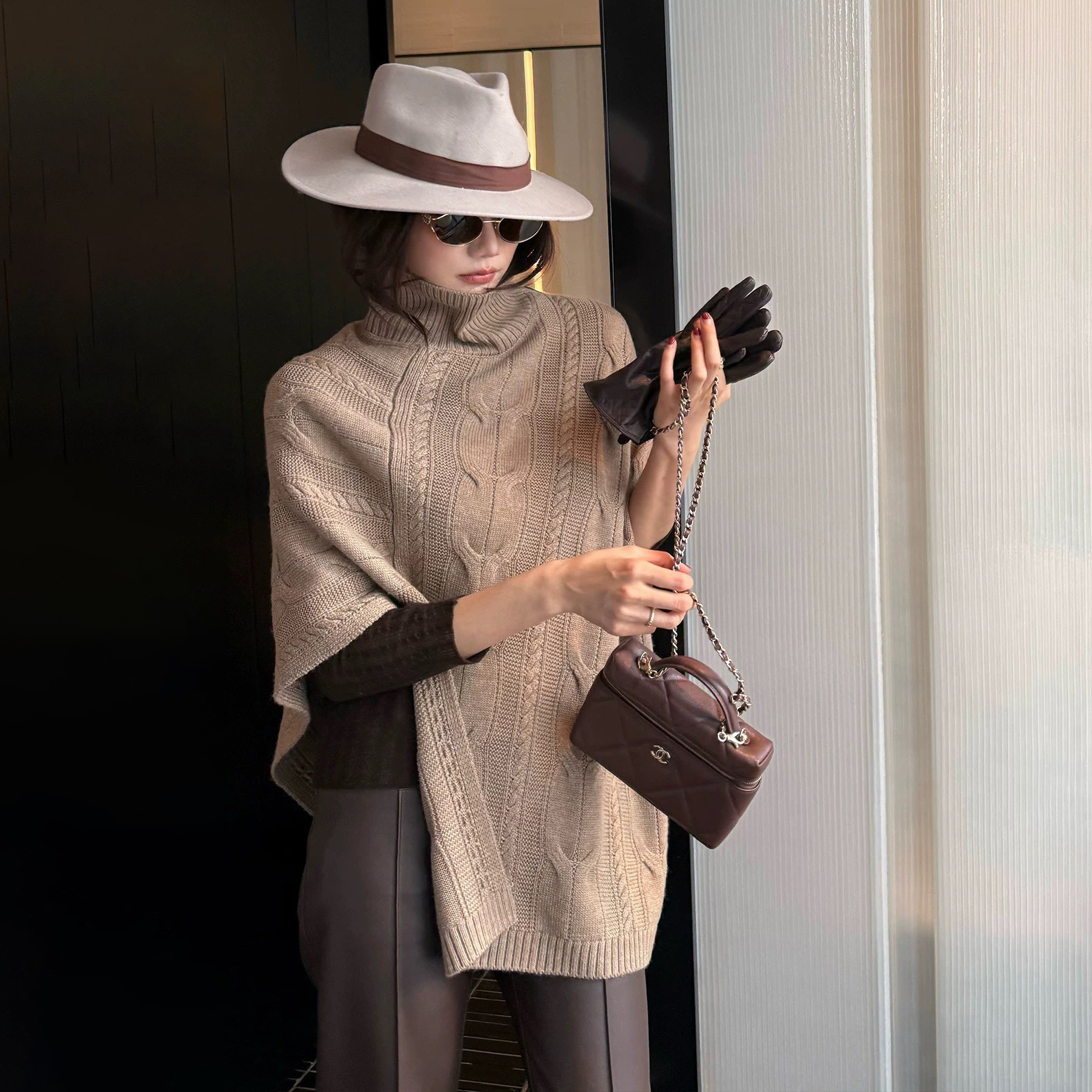 歐美女子高領麻花針織斗篷上衣罩衫-F / 2色 (Elegant & Love)