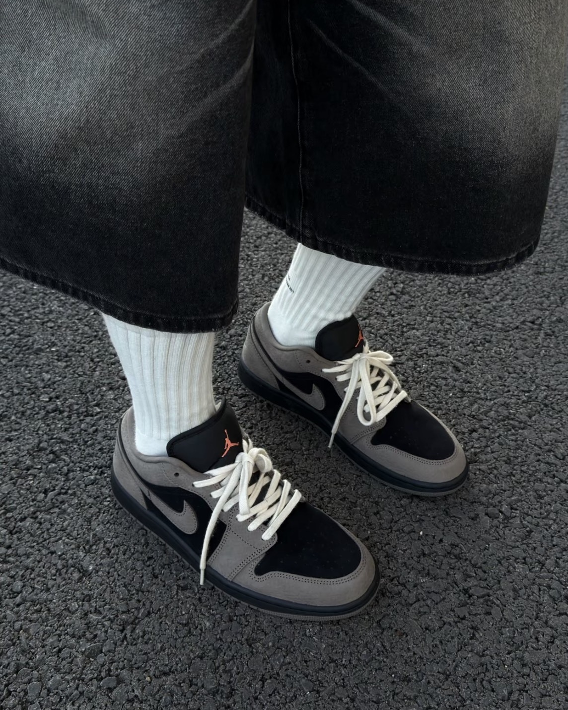 <倒鉤平替🖤>Nike Air Jordan 1 Low “Olive Grey” Brings Back 復古 麂皮 拼接 摩卡深棕