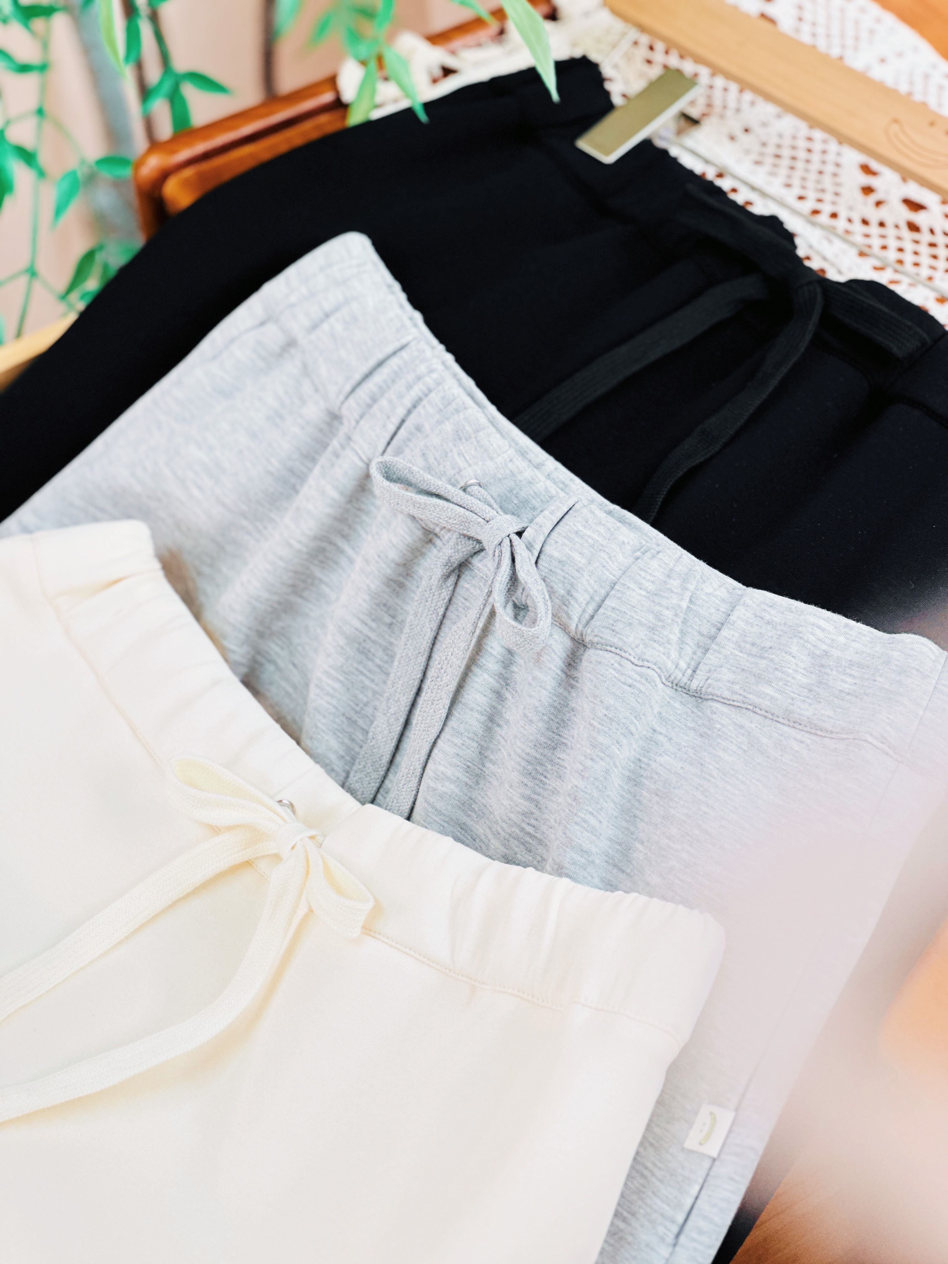 三色 / 雲感太空棉慵懶開叉長裙 / Cloud-Soft Space Scuba Knit Skirt