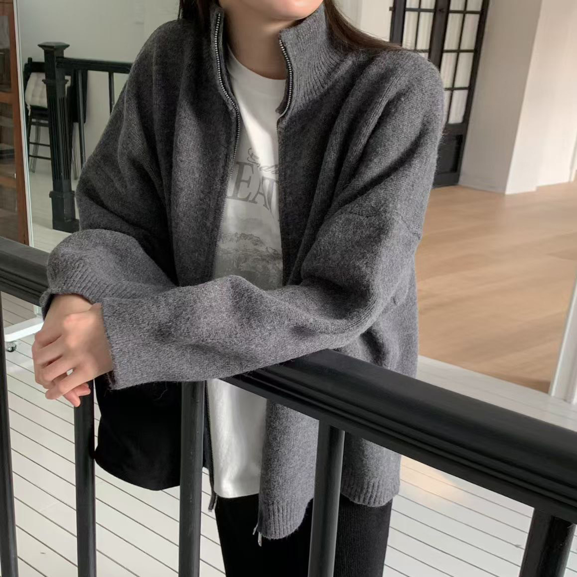 簡約感拉鍊立領造型毛衣針織外套 / 2色