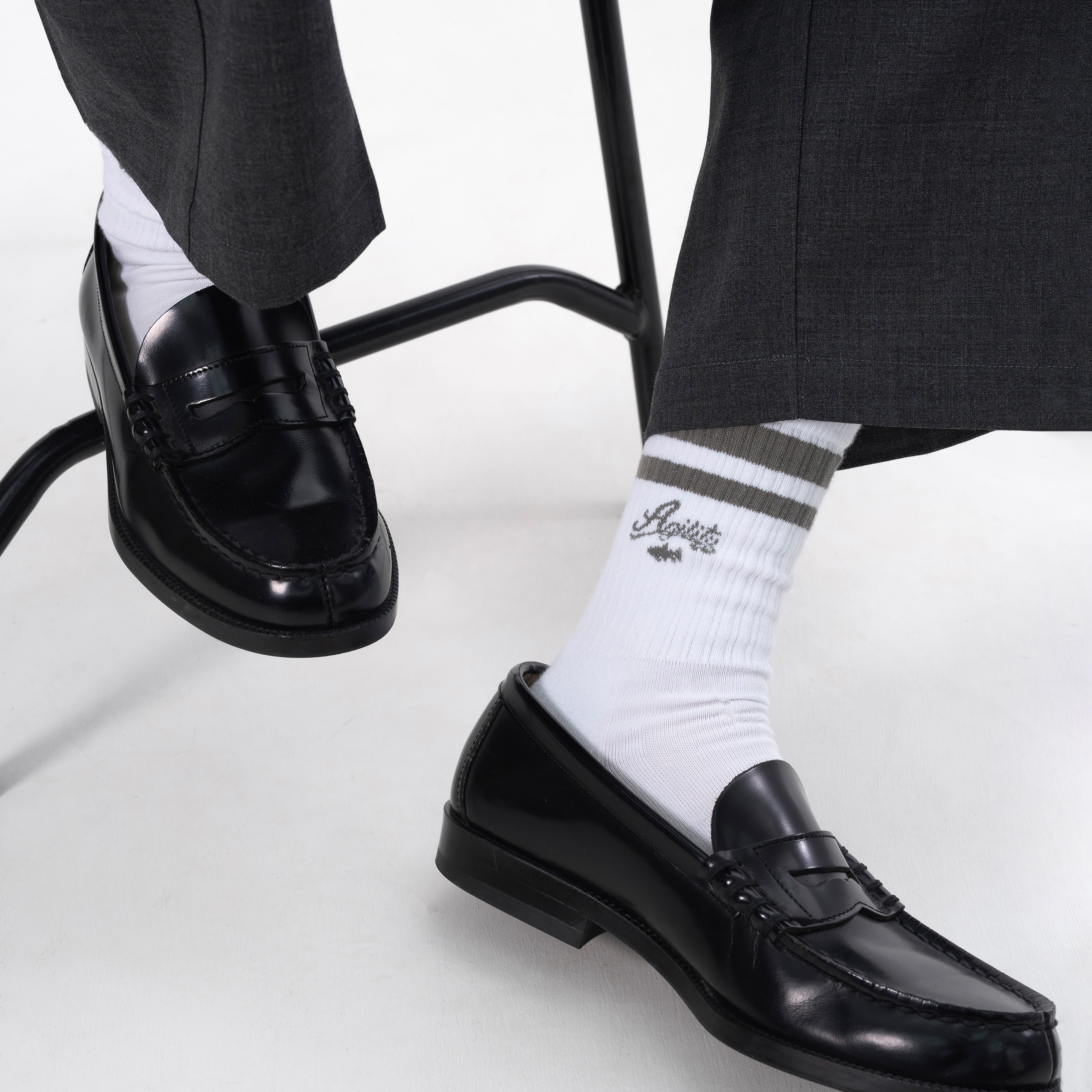 AGILITY CREW Striped Ribbed Socks 草寫刺繡 條紋長襪 [SC98]