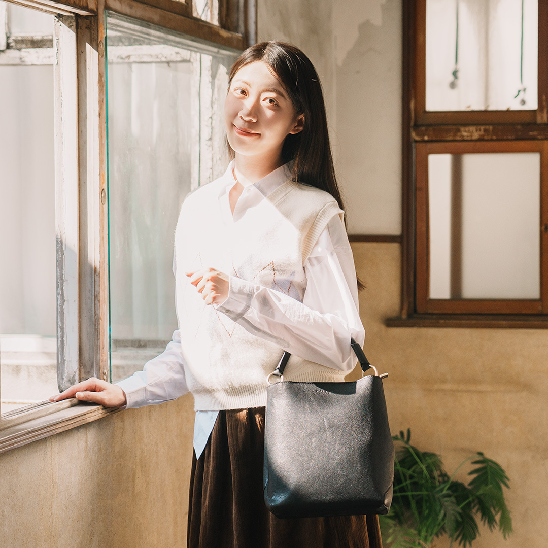 都市漫遊 真皮手提水桶多用後背包-兩色(234063)