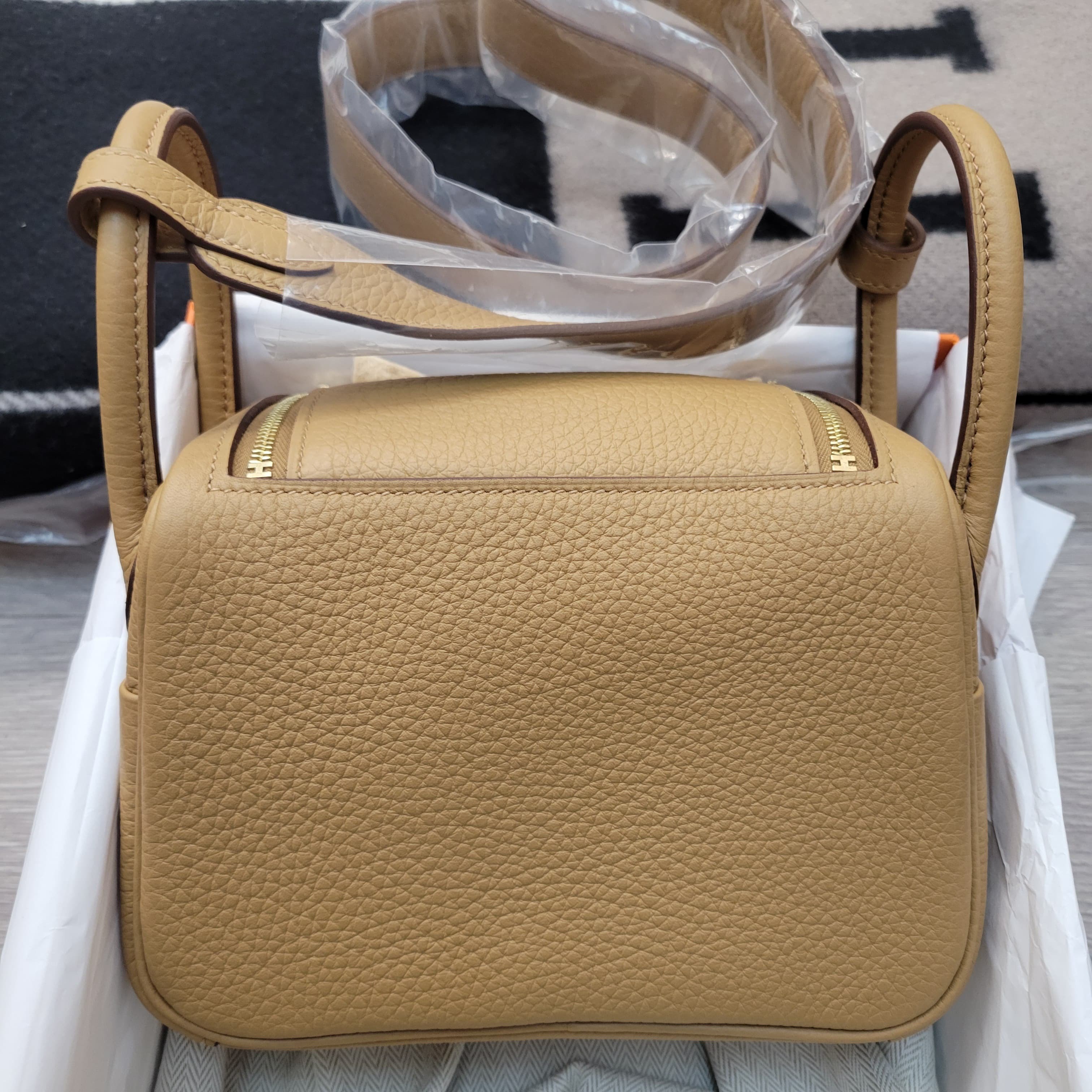 Hermes mini Lindy 4B biscuit CC 餅乾 金扣