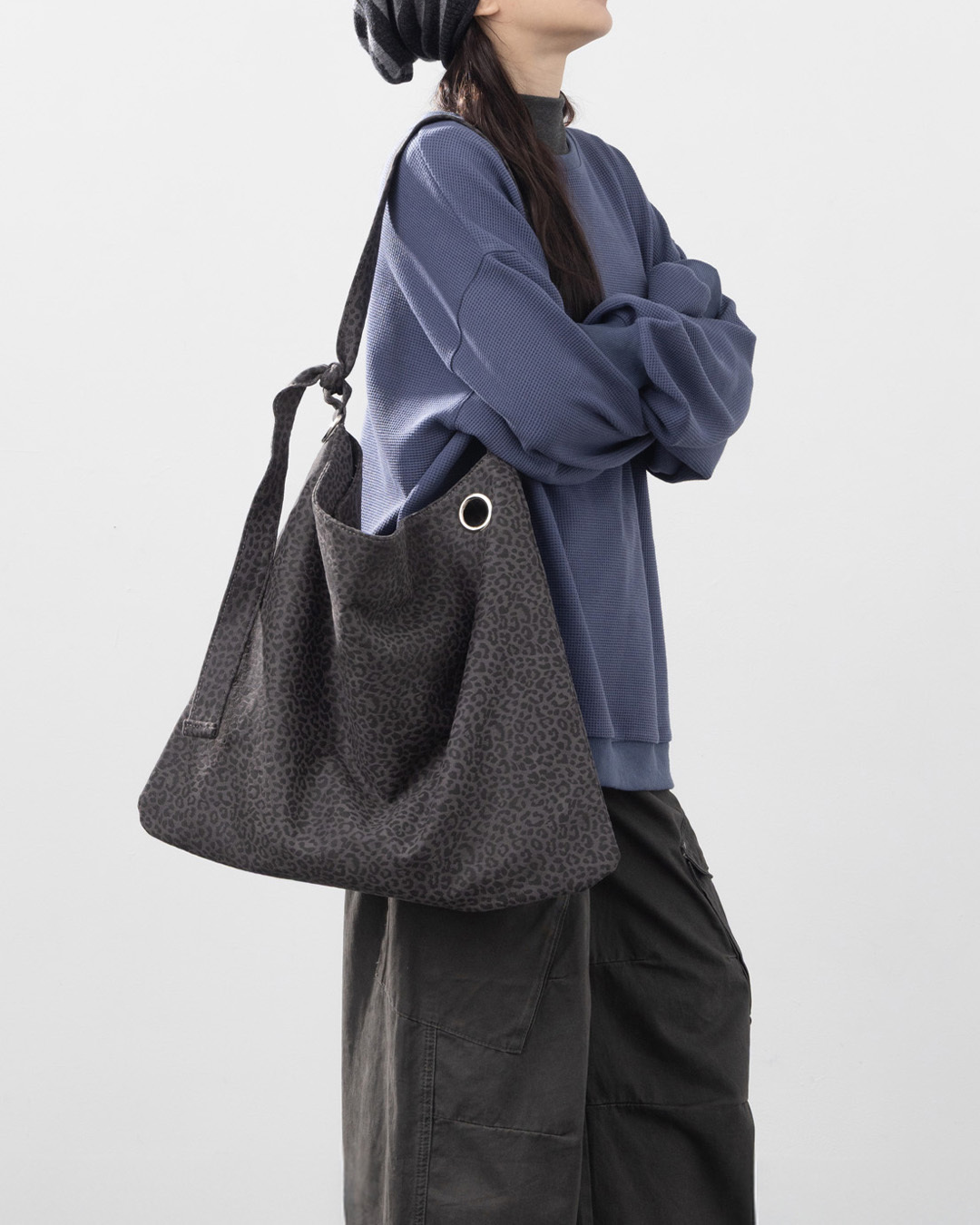 Leopard print buckle suede shoulder bag, available in two colors.【06070435】in stock+pre-order