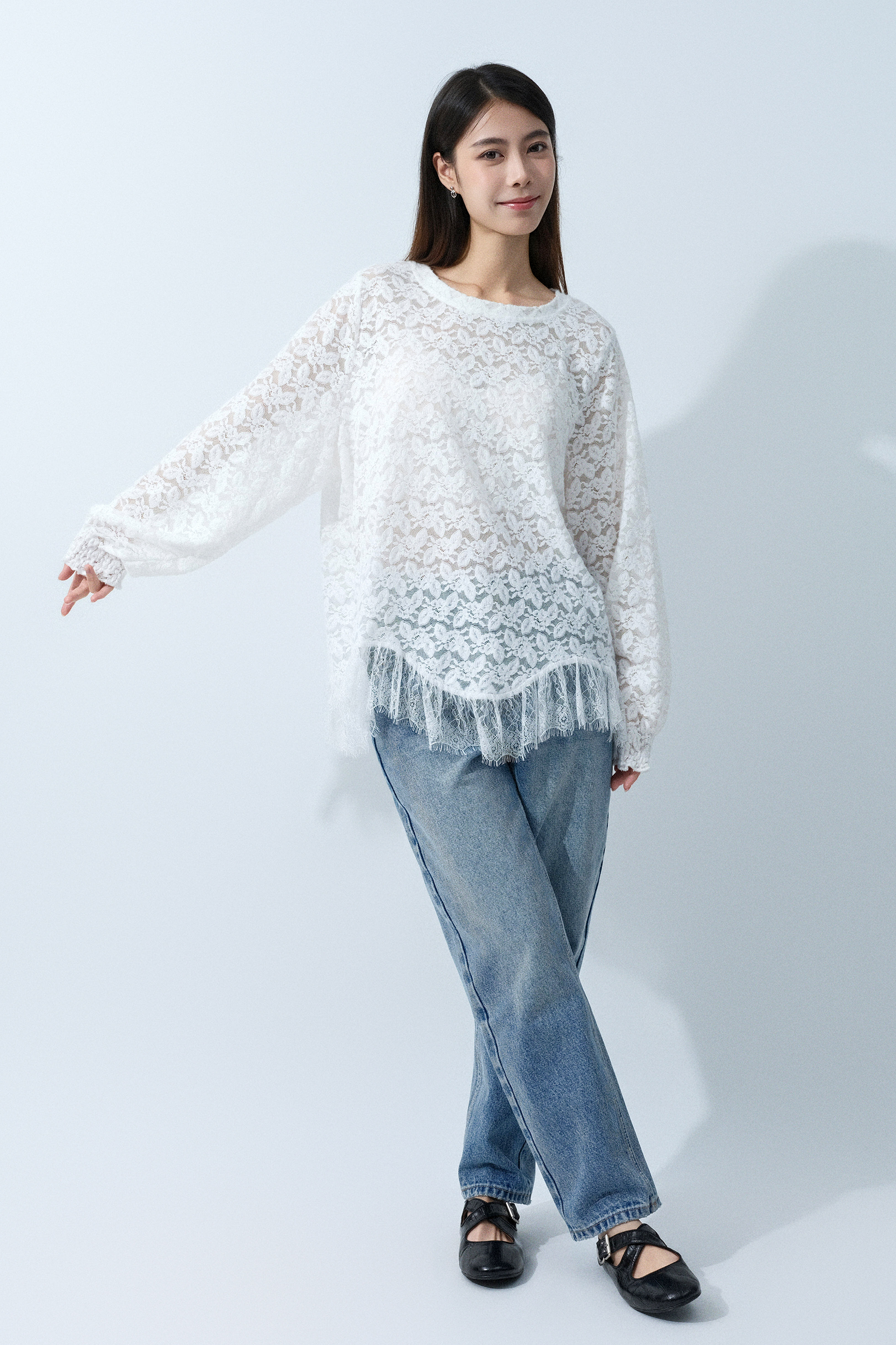 荷葉花邊腳蕾絲上衣 (預購產品）