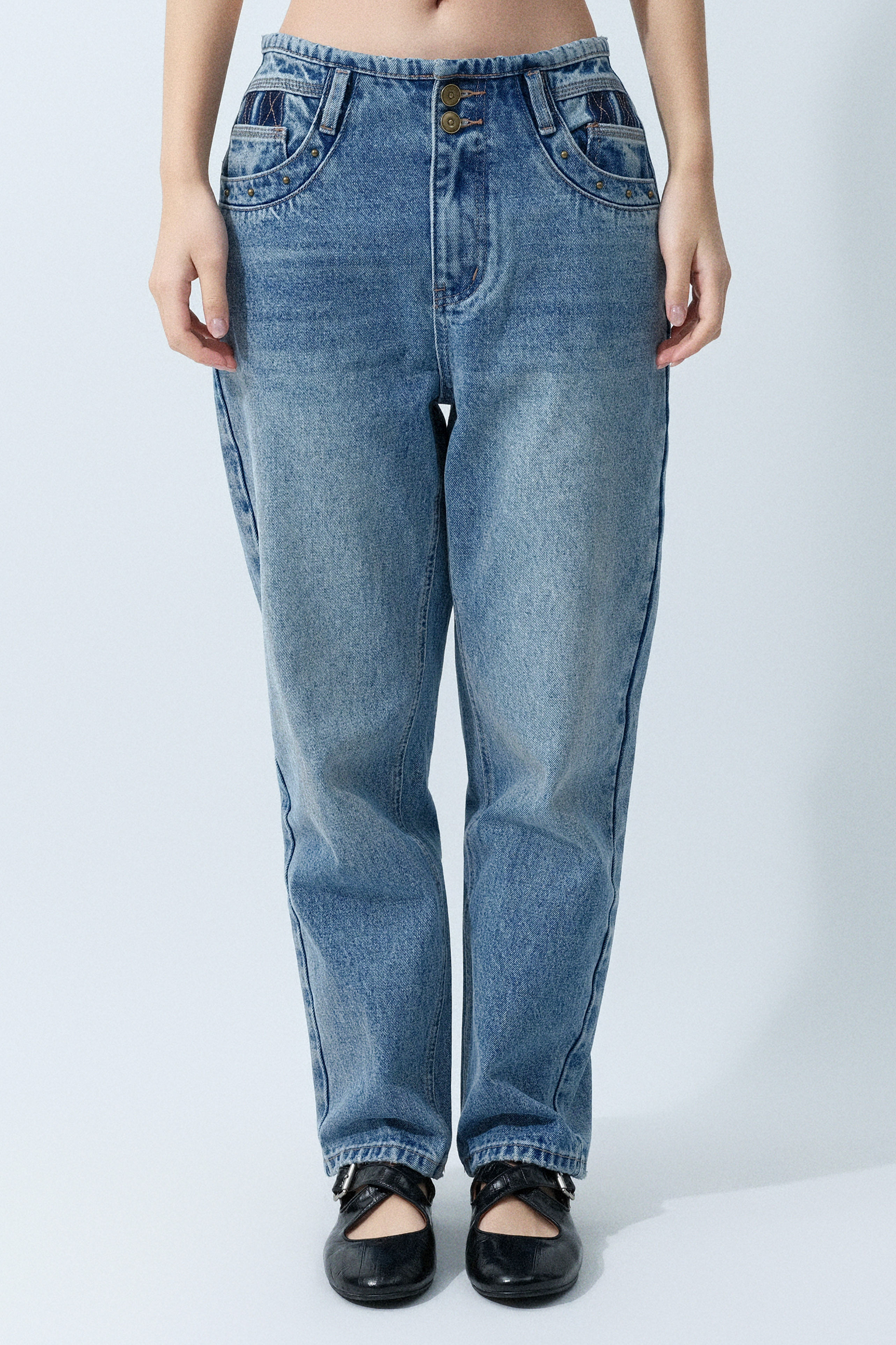 特式褲頭袋邊撞釘牛仔褲 (預購產品）