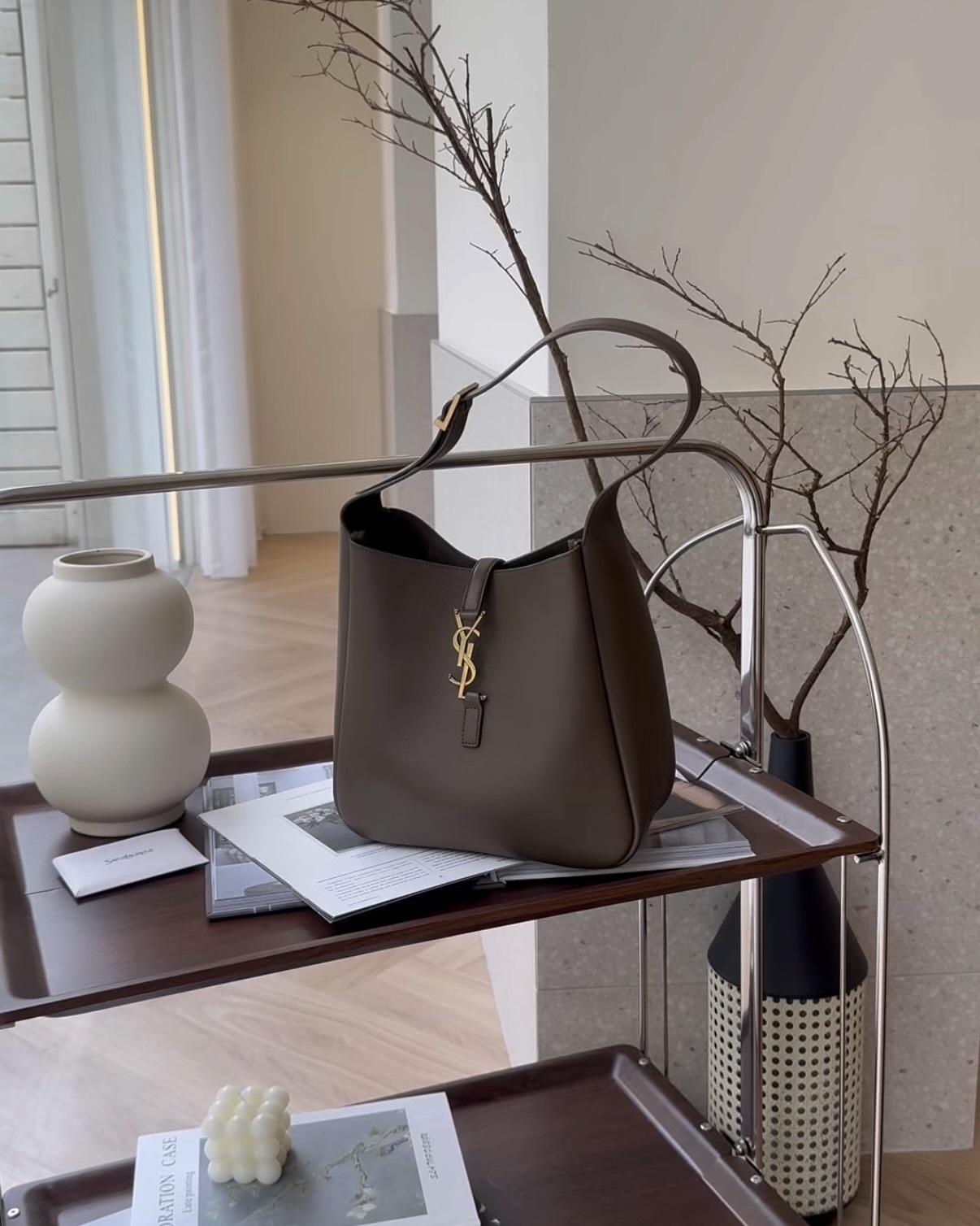 YSL｜柔軟粒面小號HOBO 大象灰