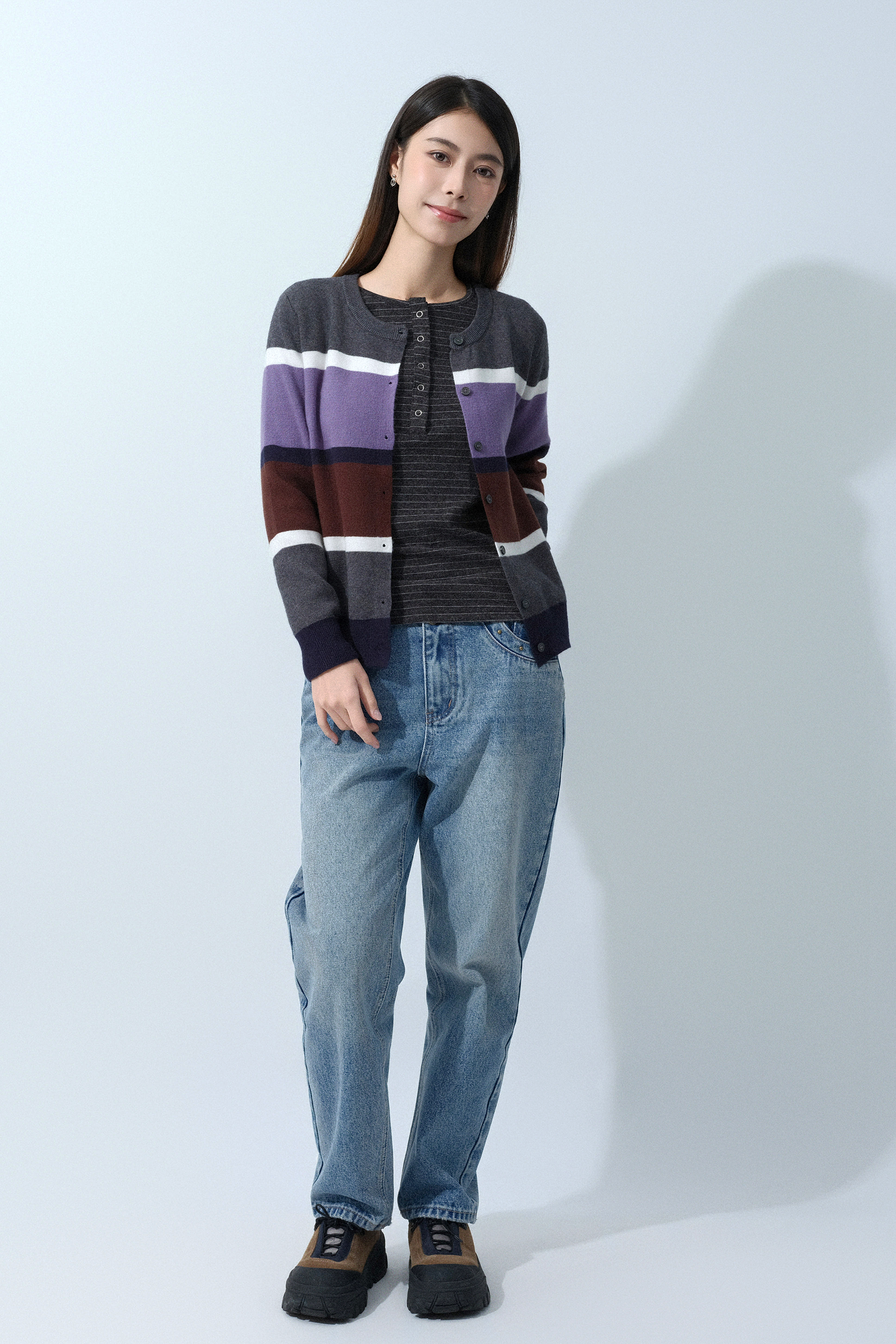 粗幼撞色間圓領cardigan (預購產品）